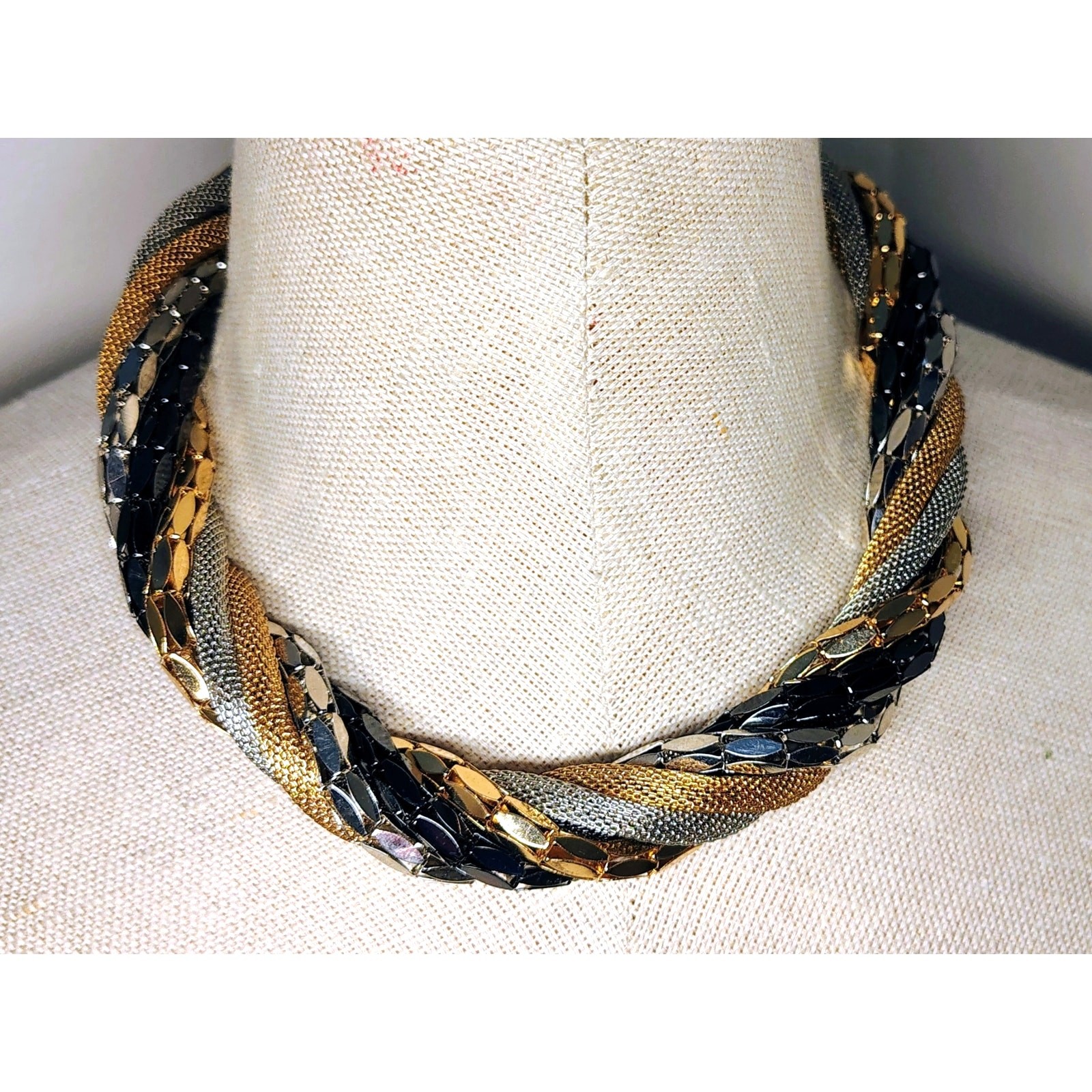 STEVE MADDED TRI-COLOR CHUNKY TWISTED MESH NECKLACE