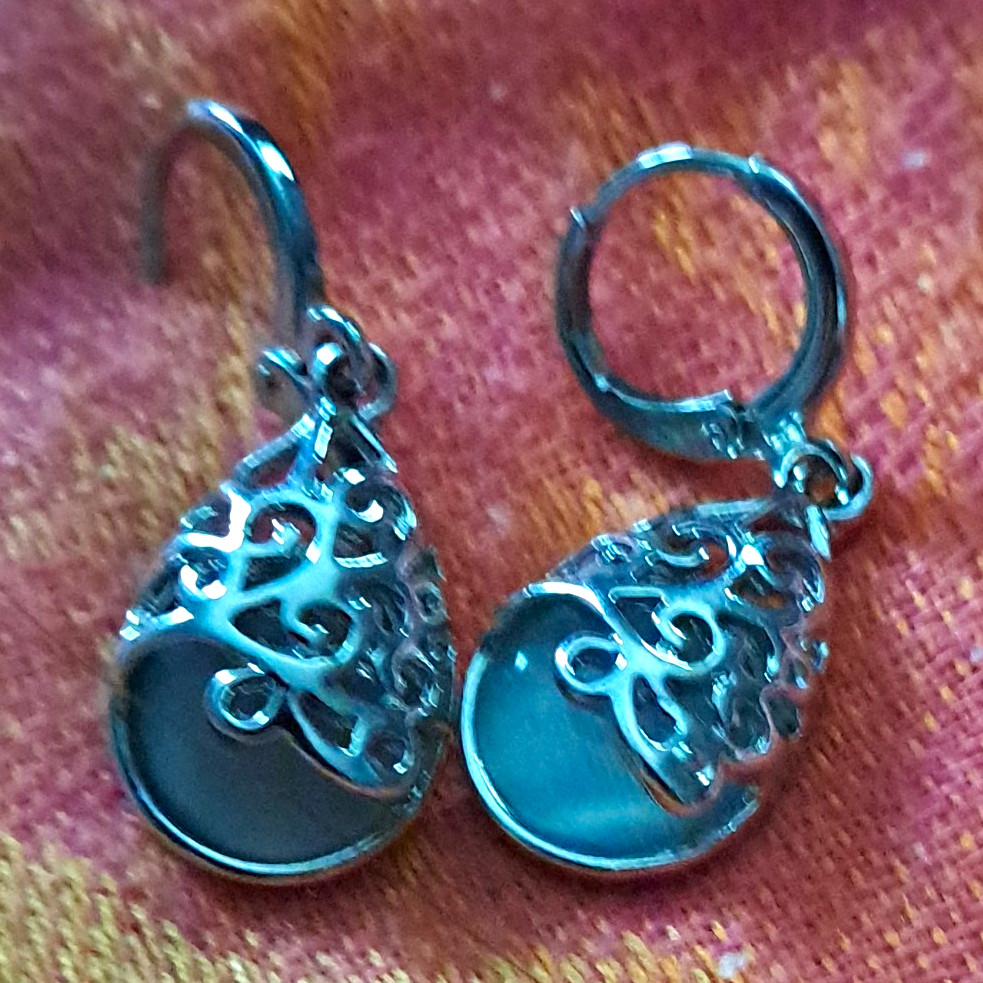 Silver Tone Teardrop Filigree Dangle/Drop Earrings Hook Closure No Stone