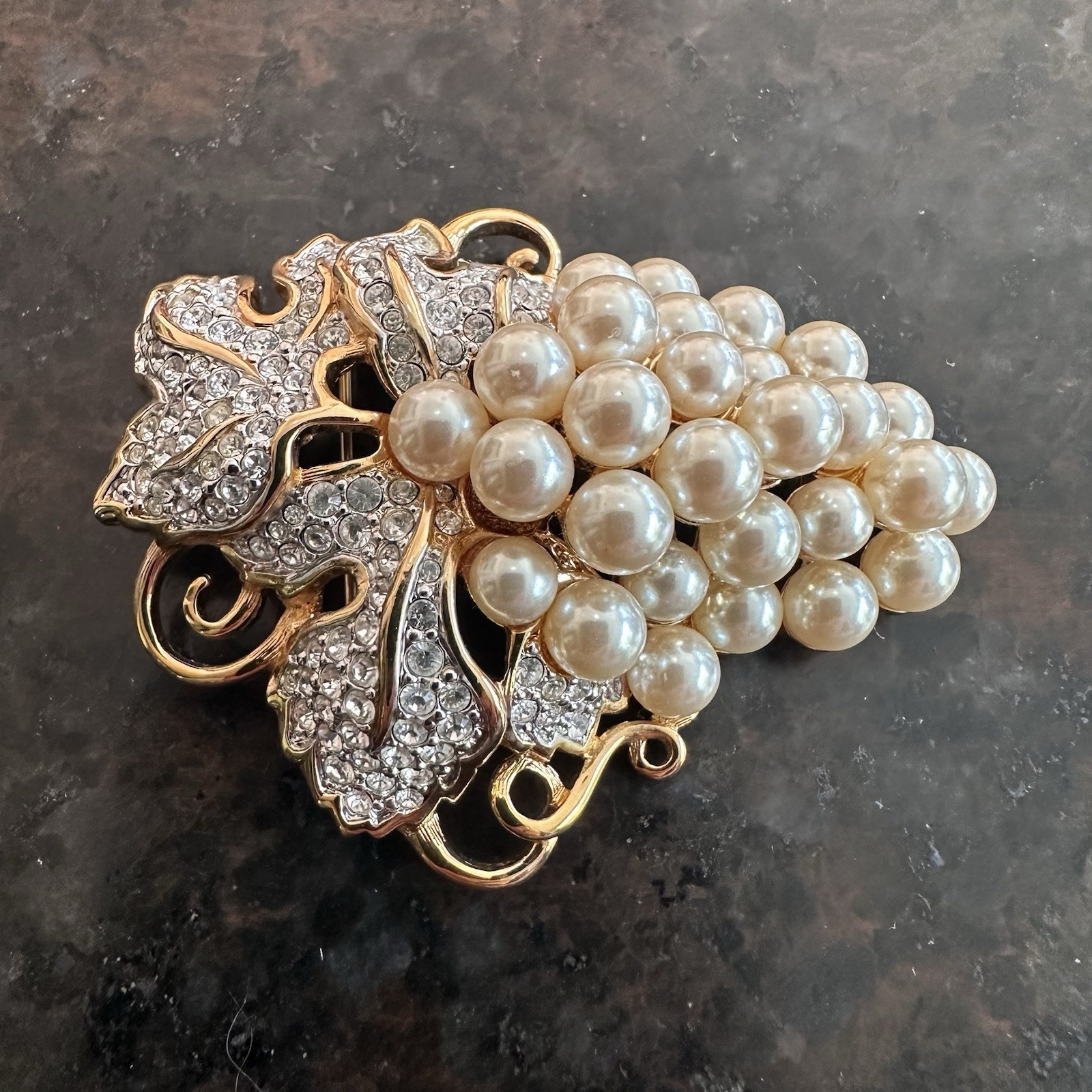 Vtg SWAROVSKI Faux Pearl Rhinestone & 23K Gold Plated Grape Cluster Lg Brooch