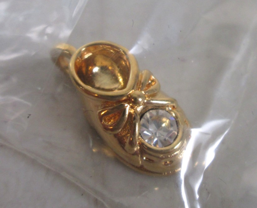 1999 Avon Baby Bootie Birthstone Charm APRIL Simulated Diamond Gold Tone VINTAGE