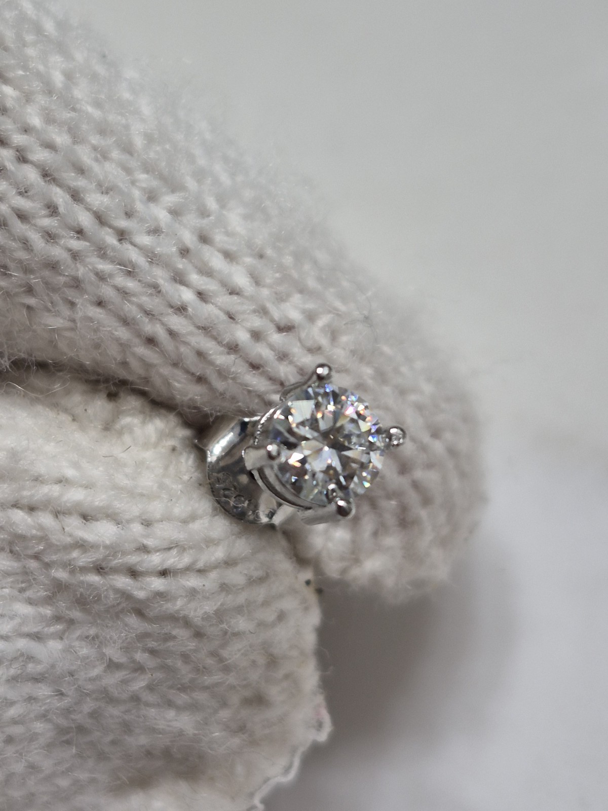 1.0 Carat Moissanite Stud Earrings