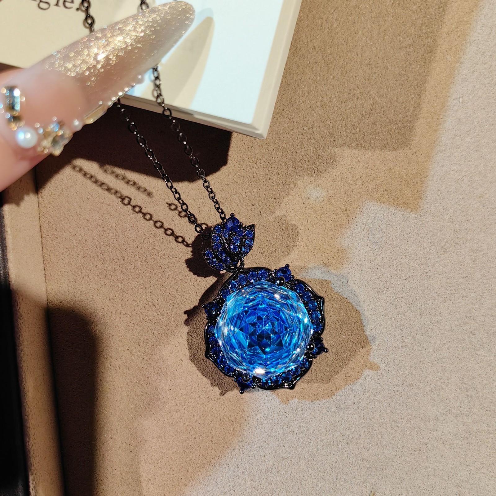 Sparkle Rose Cut Klein Blue Topaz Gems Black Gold Women Girl Necklace Pendant