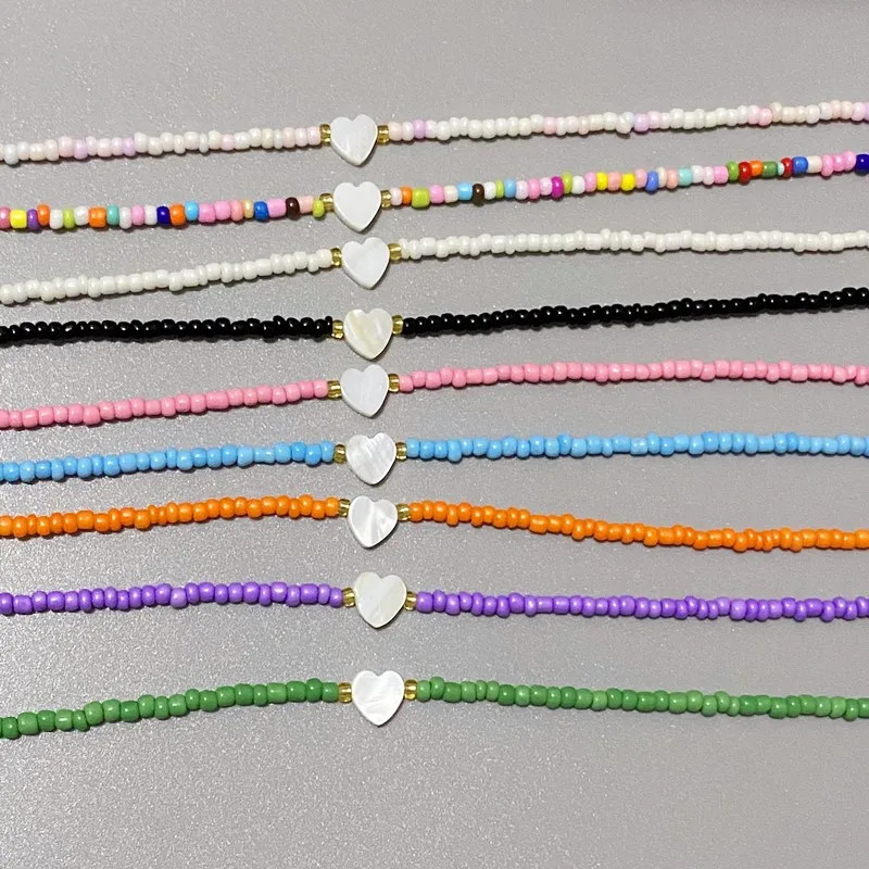 Collar Choker de Concha con Corazón – Cuentas de Vidrio Coloridas, Regalo de