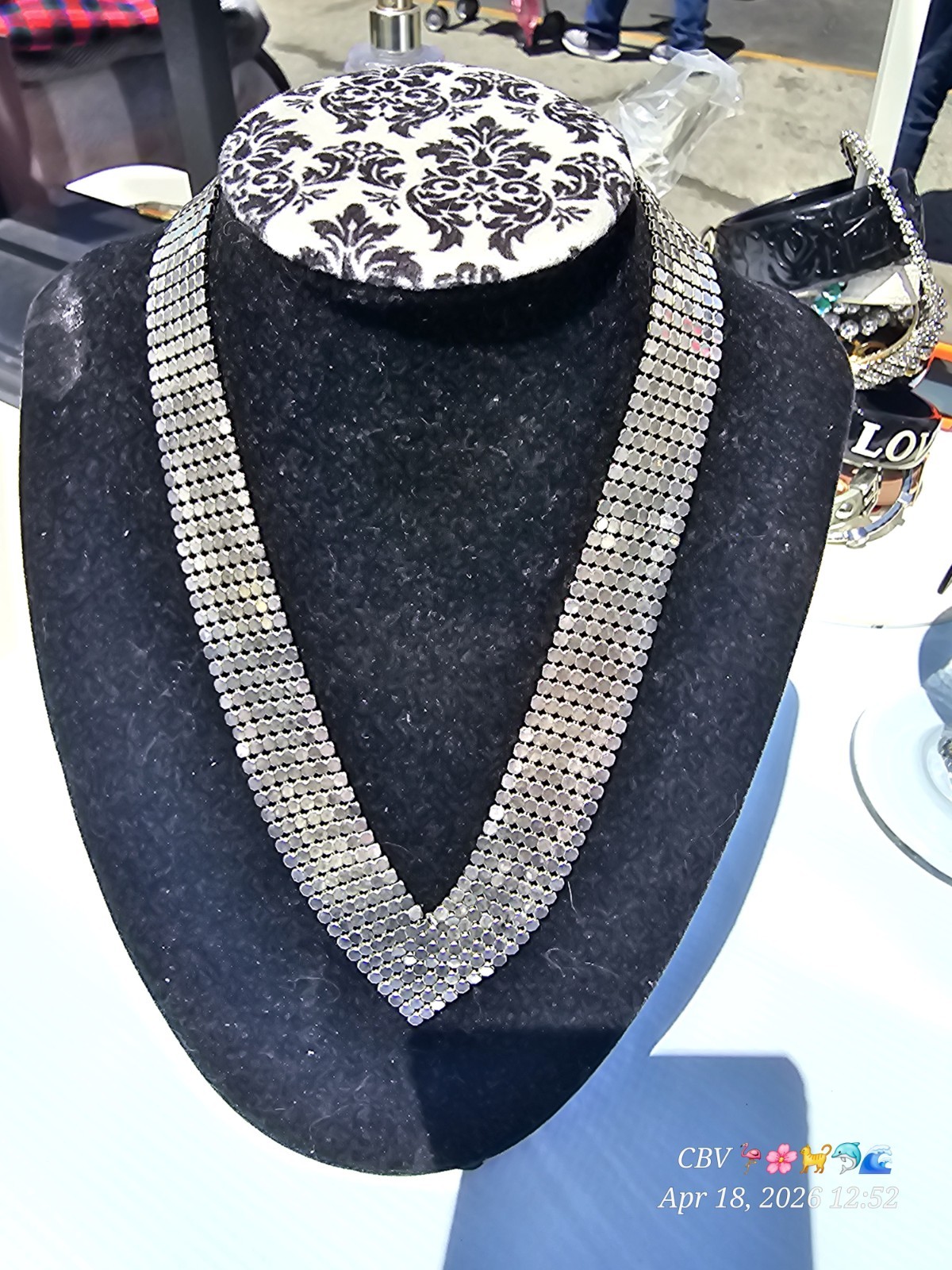 Silver-Tone Metal Mesh Chain V-Shaped Statement Necklace Chain Style