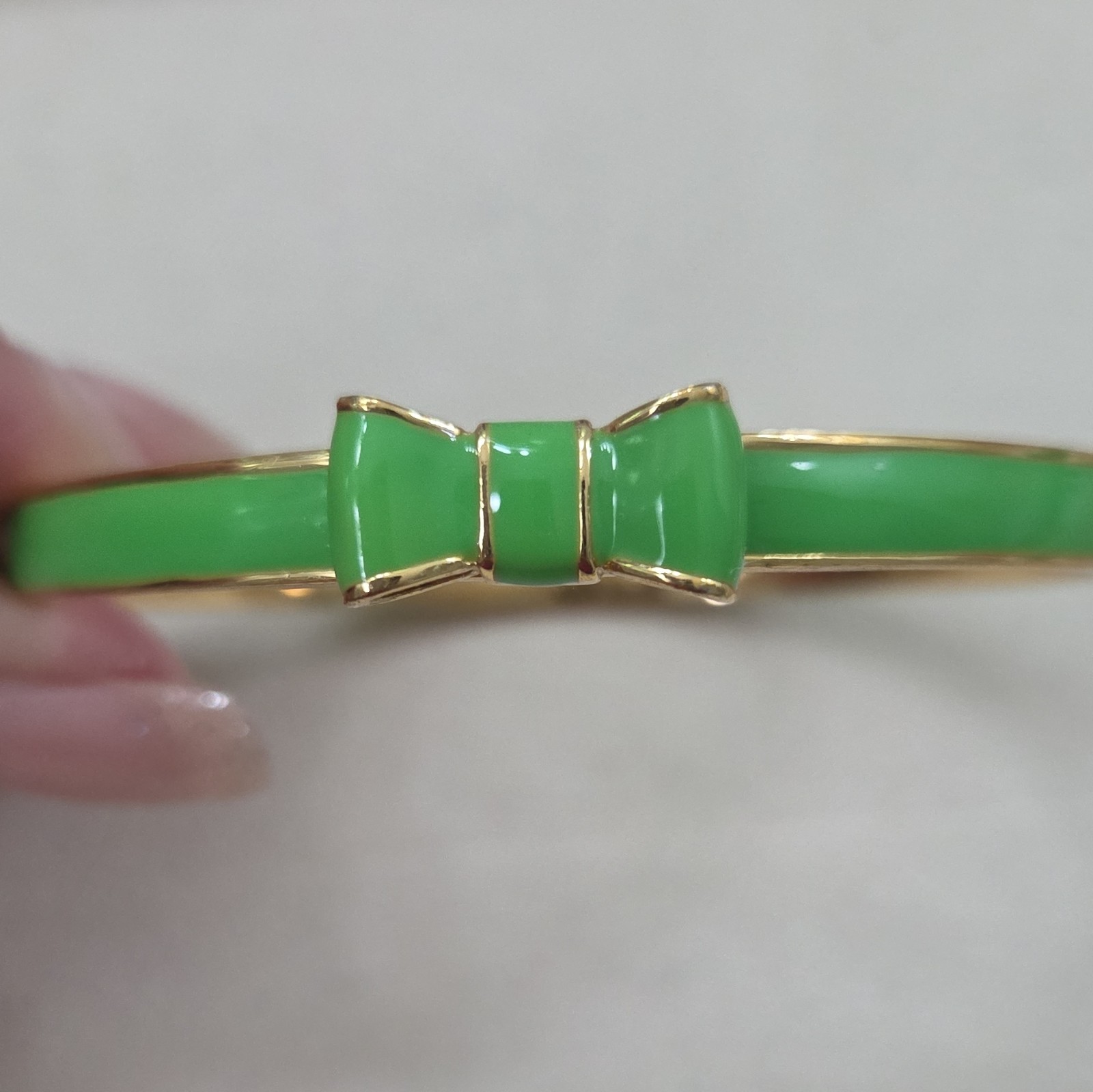 Kate Spade New York Signed Stackable Enamel Bow Bangle Bracelet Gold Green