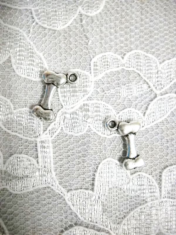 PET DOG BONE DOGGY BONES CHARMS ALLOY SILVER STEEL HOOK WIRES INCLUDED EARRINGS