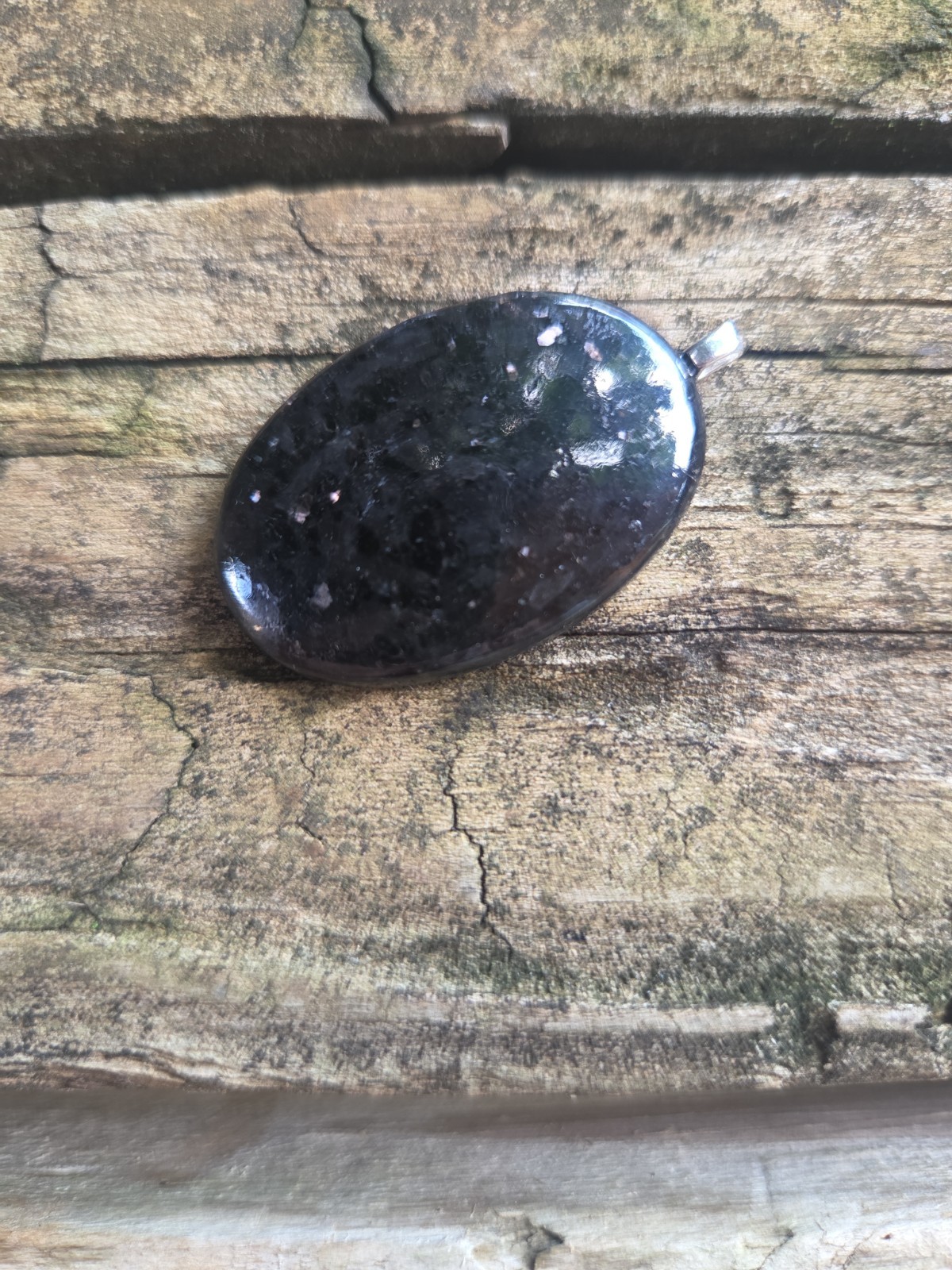 NUUMMITE Pendant P34