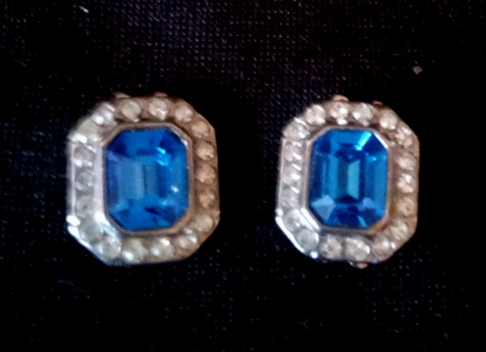 2 necklace clasps in silvertone with blue & diamante. unusual pushbutton release