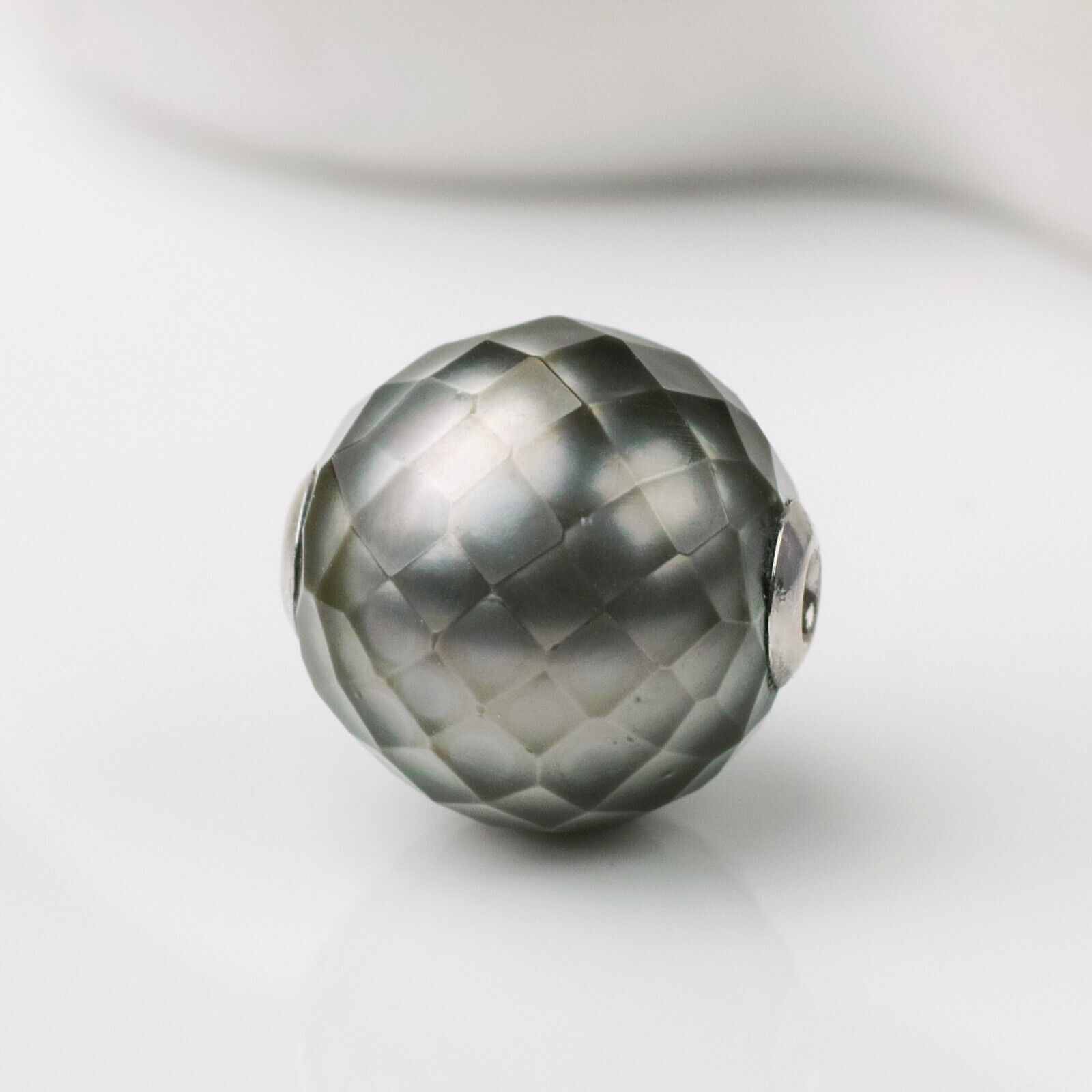 Round 12.5mm Faceted Tahitian Saltwater Loose Pearl Fulldrilled,13.3Carat,18KW