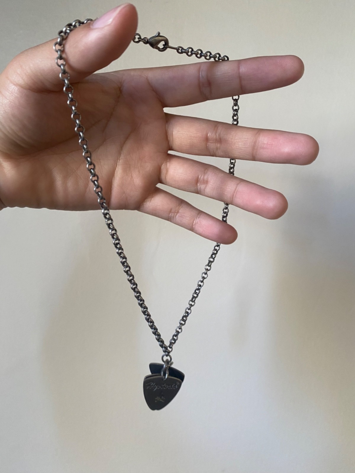 hysteric glamour guitar pick necklace old version