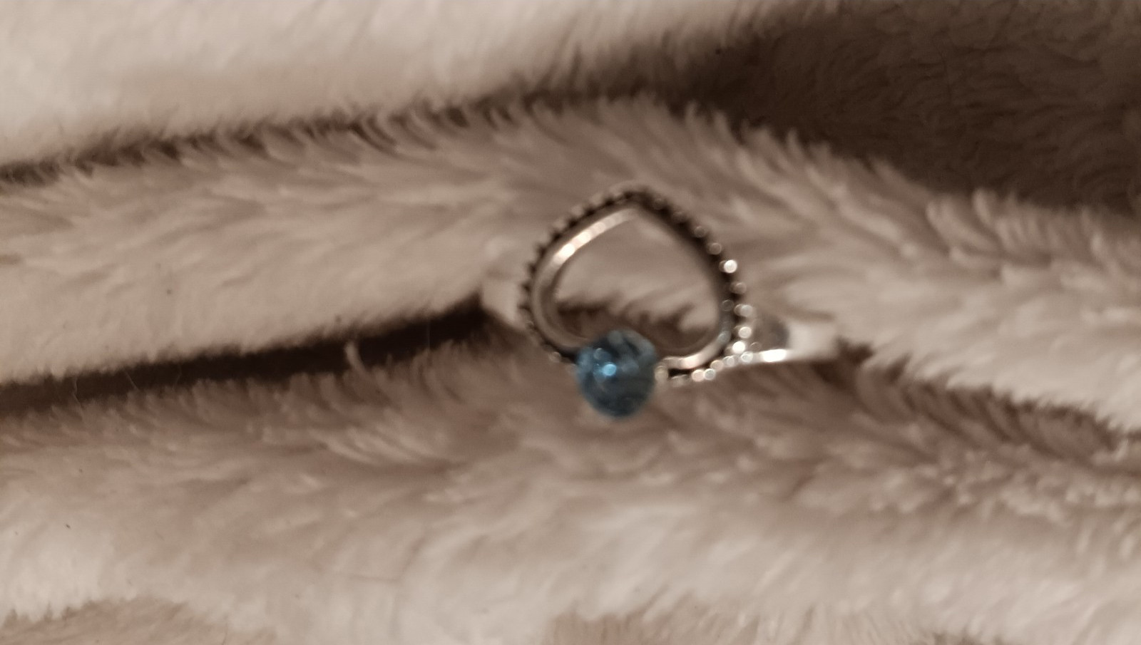 Silver Tone Heart Blue Round Crystal Prong Set Band Ring 1 Gemstone Size 7