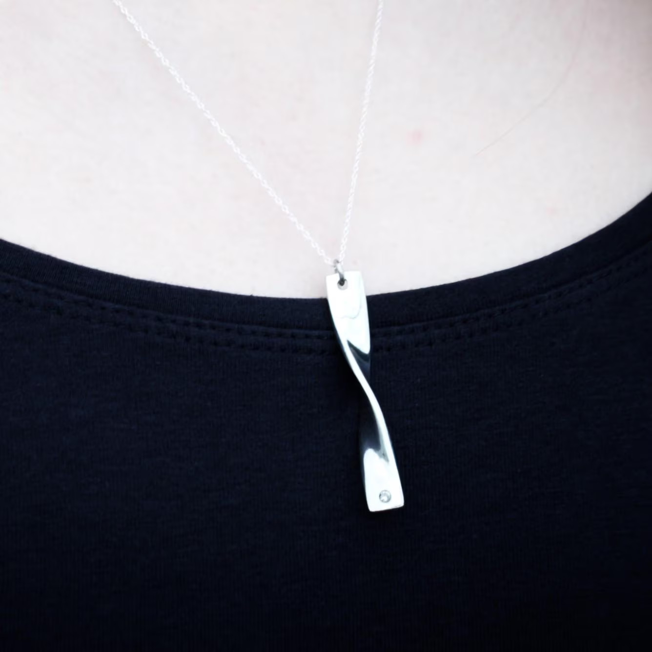 10th Anniversary Sterling Silver Pendant Tin Twist Gift UK