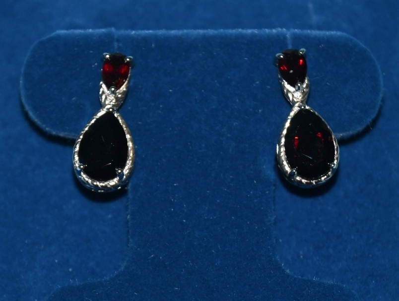 BEAUTIFUL GARNET EARRINGS ~ STERLING SILVER 5.84 CTW PS ~ PIERCED EARS