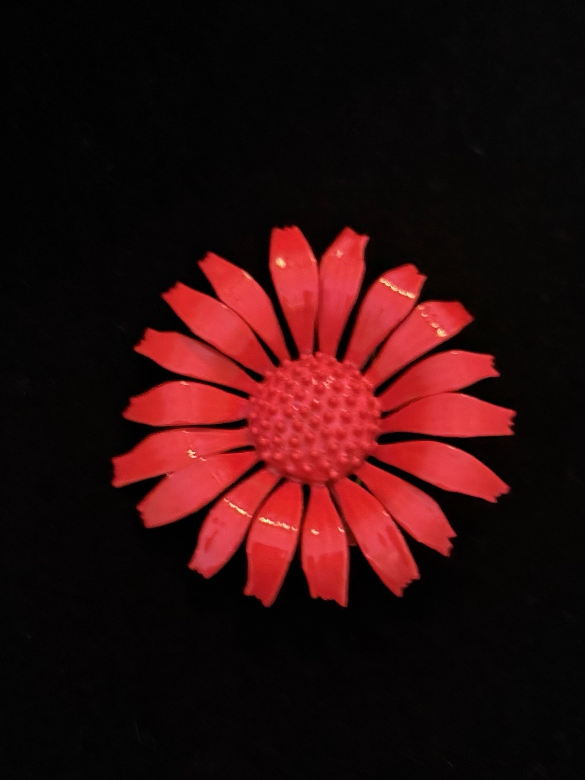Red Plastic Flower Brooch Pin No Stone 2.75 in Flowers & Plants
