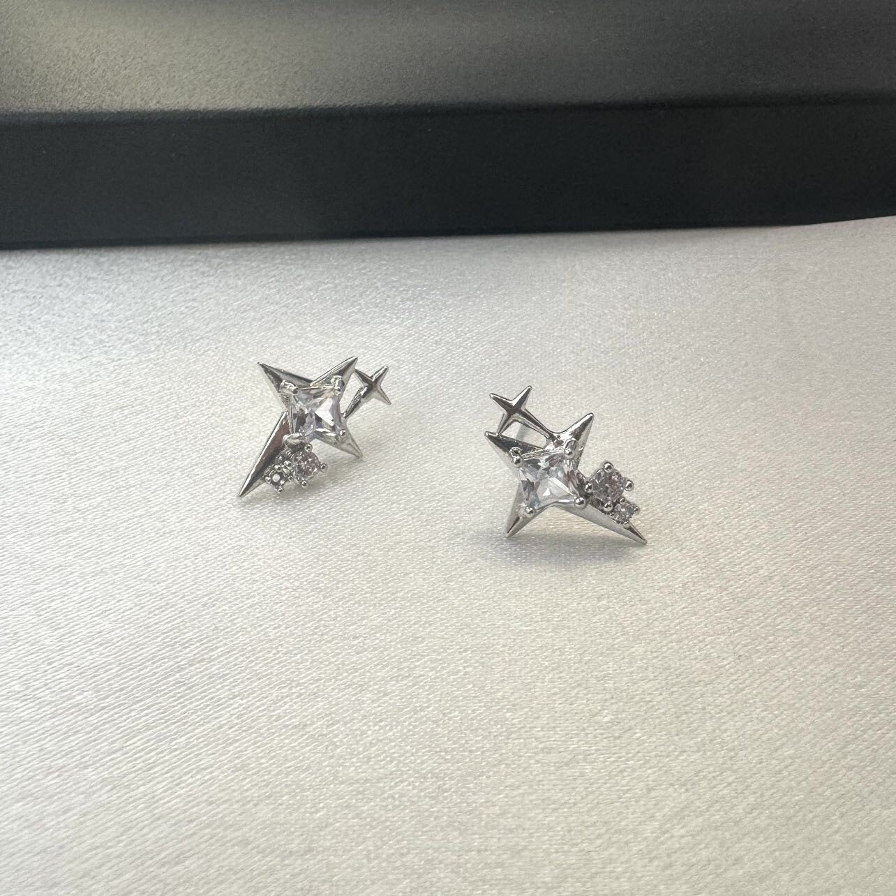 CZ Cubic Zirconia Star Stud Earrings for Men Women Hip Hop Unisex Style