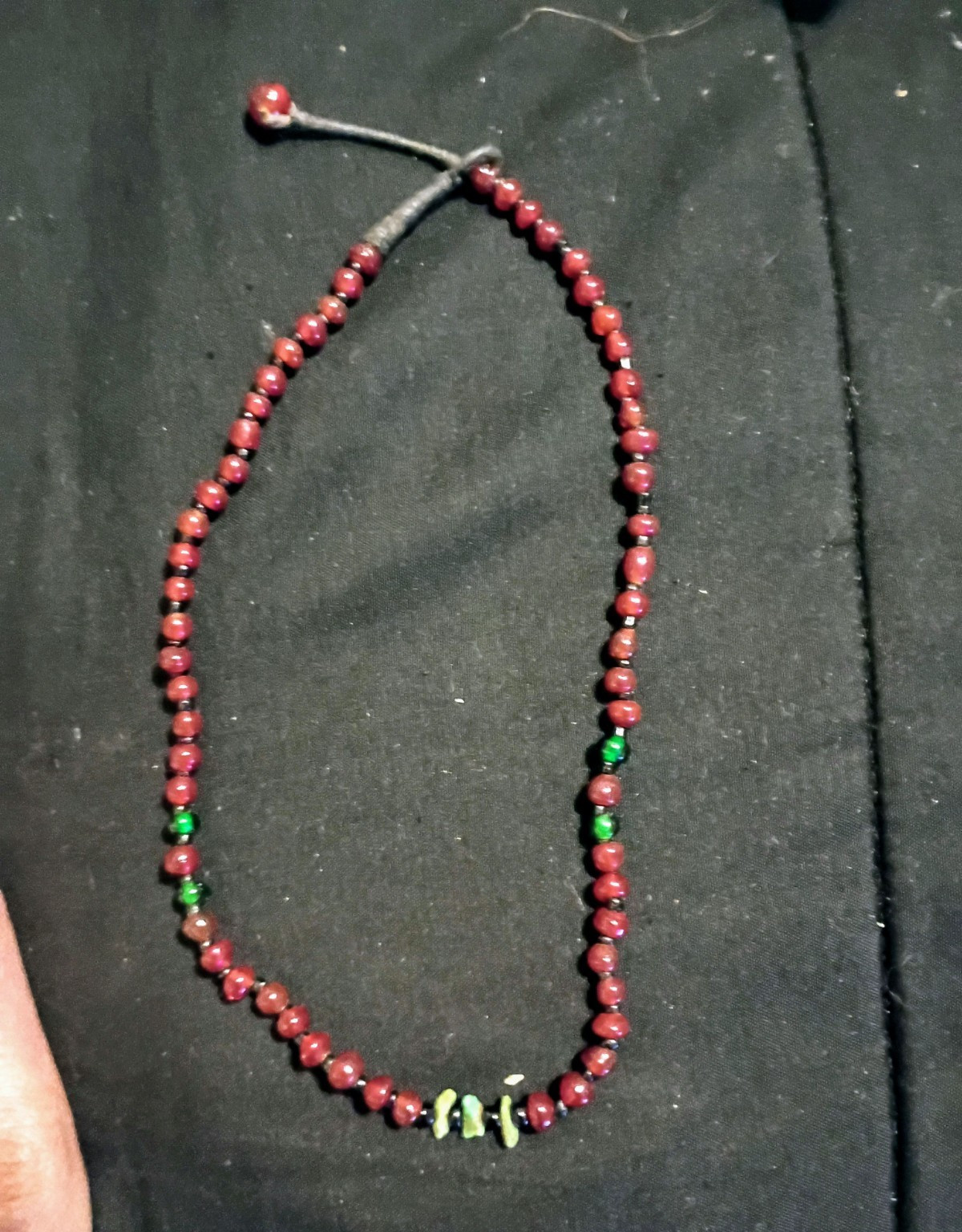 Red Green Black Beaded Necklace Ball/Bead Chain Round Beads Center Accents