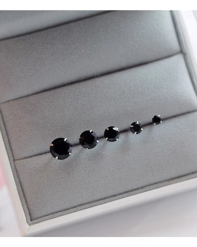A Pair Solid 925 Sterling silver stud earrings black CZ round prong setting
