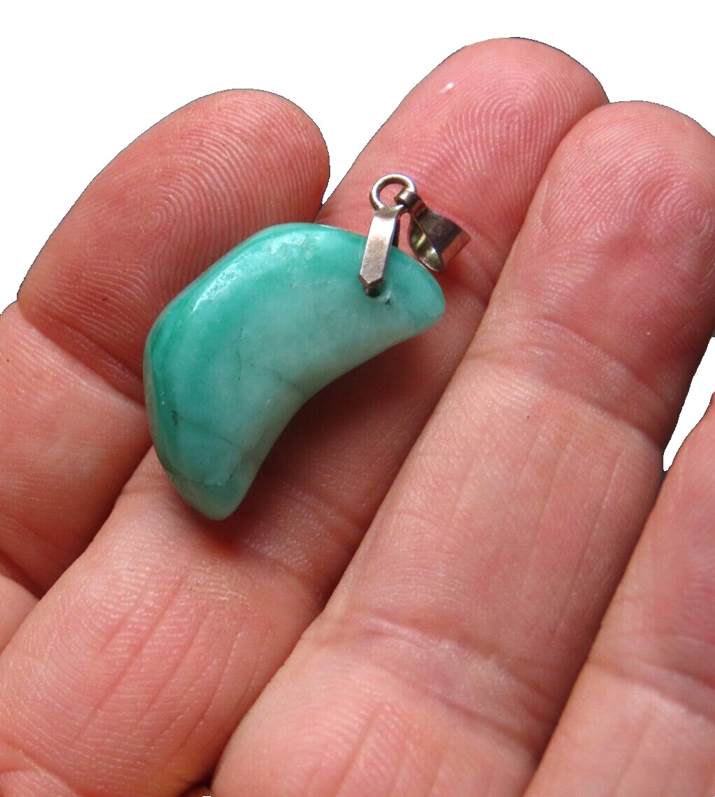 Half moon colombian emerald Silver Pendant – natural, not treated stone