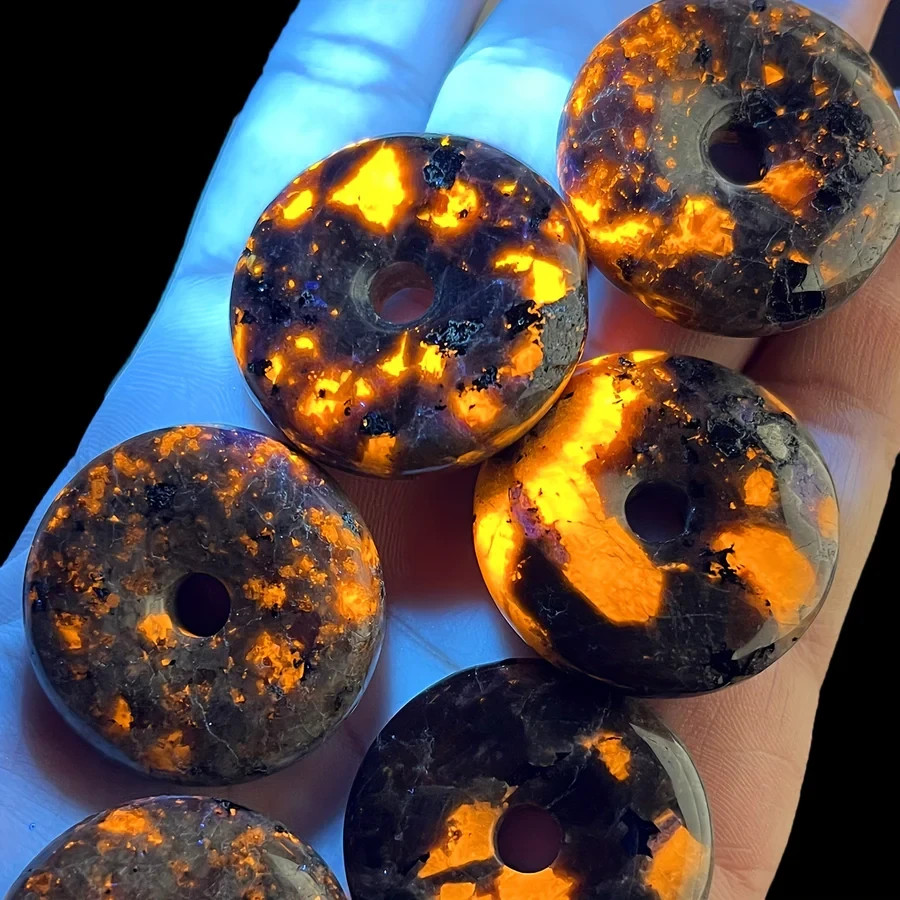Natural Yooperlite Circle Flame Donut Pendant UV Reactive Amulet Unisex Necklace