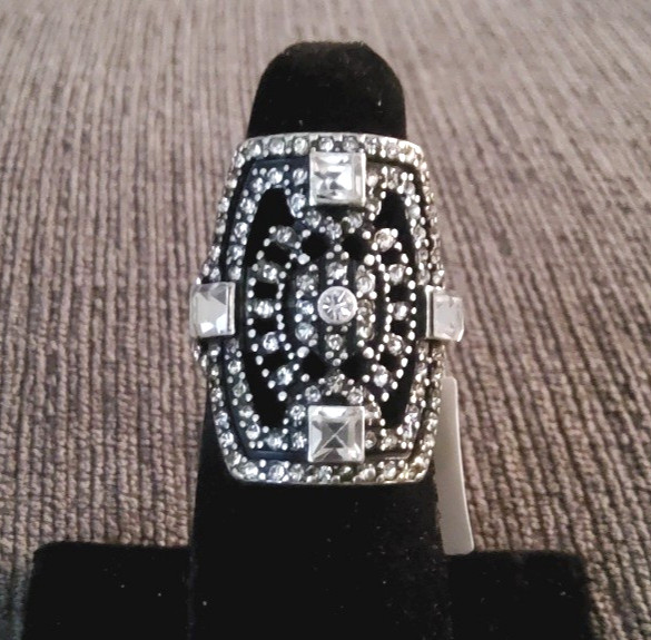 Park Lane Rare MIDNIGHT BLISS AWARD RING CZ’s & SWAROVSKi in Rhodium – SZ 6