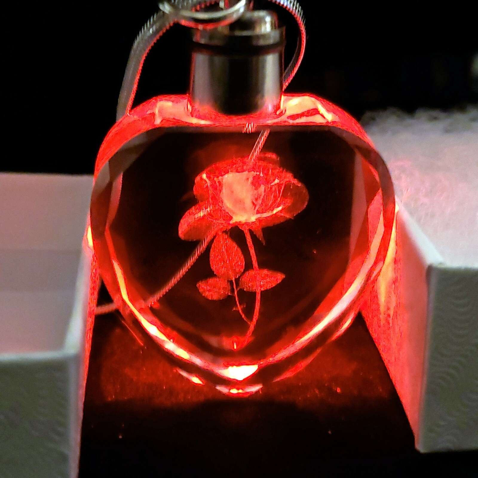 Anniversary Gift/Birthday Gift Necklace LED Lights Up Beautiful Red Rose Heart
