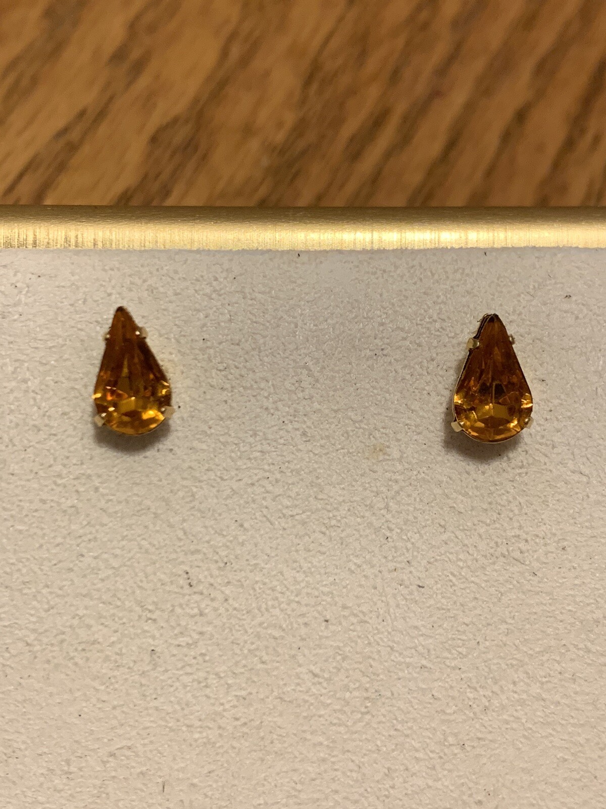 Beautiful Avon Vintage Sentimental Topaz Birthstone Gift Set