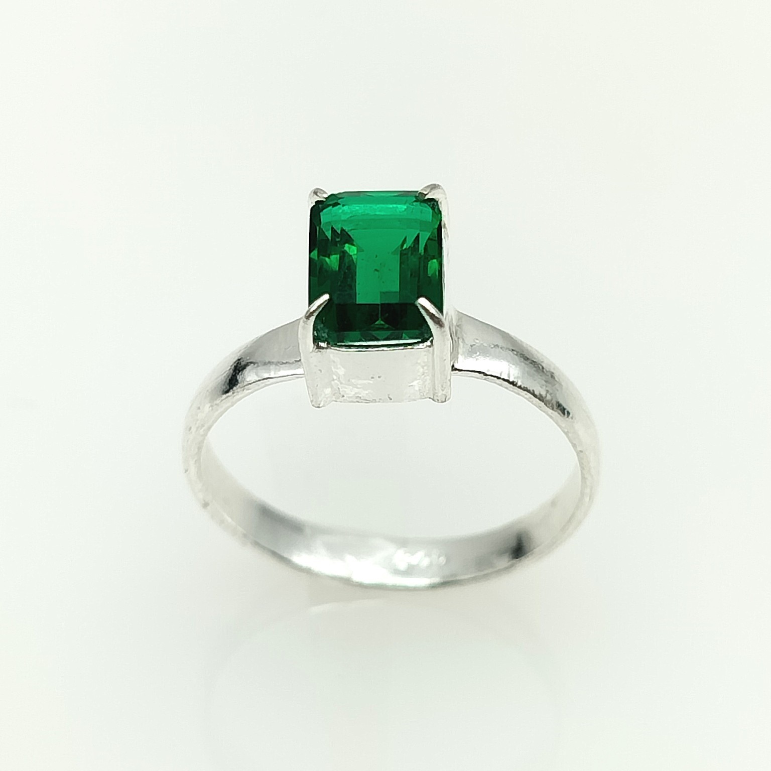 Lab-Created Emerald Green Gemstone Jewelry 925 Sterling Silver Ring All Size DM