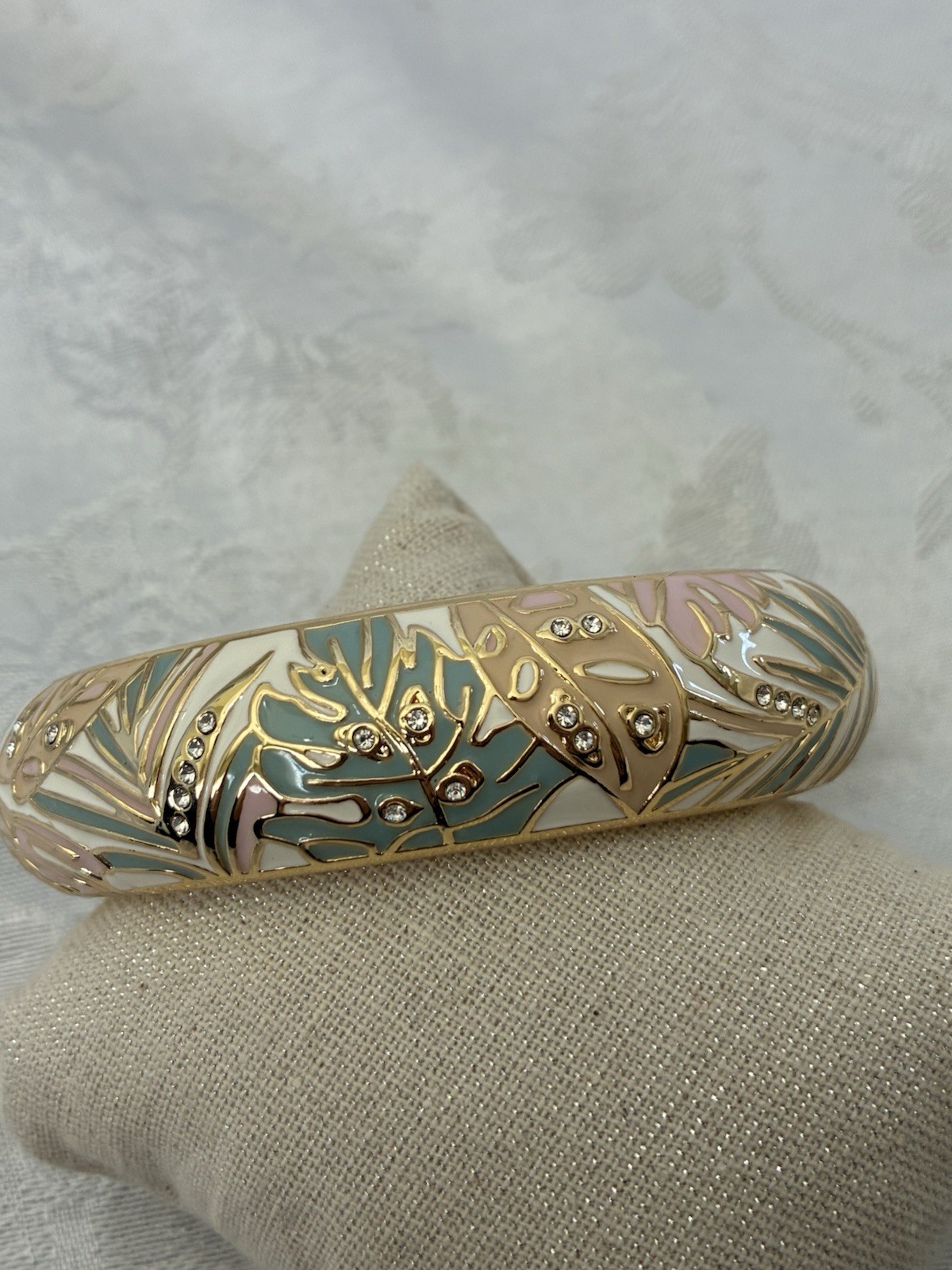 Tommy Bahama Goldtone Enamel& Crystal Hinged Bangle Bracelet New