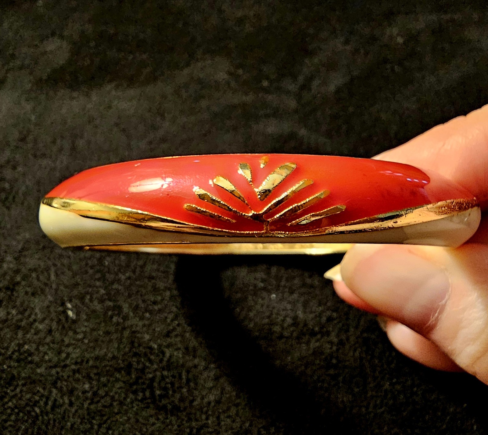 Jin Long Xing Red White Enamel Gold-Tone Hinged Bangle Bracelet Signed