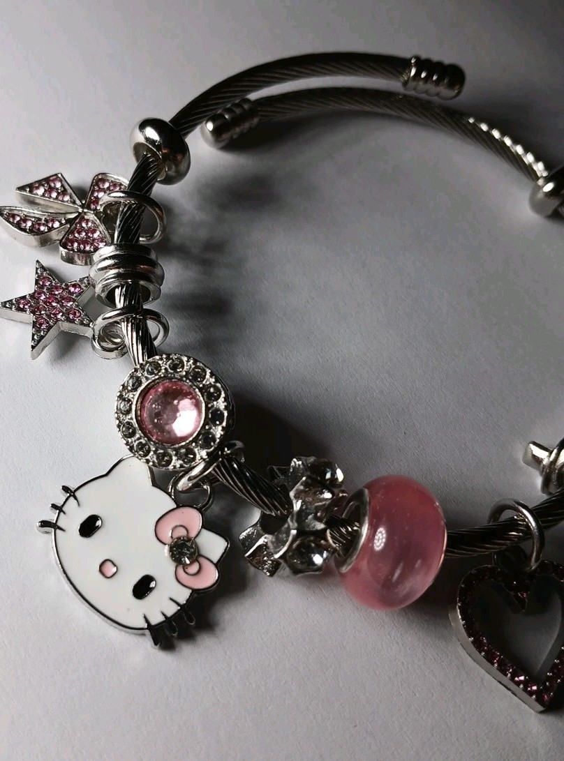 Kitty Silvertone & Pink 8 Charm Stretch bracelet Girls,teens,adults,NEW