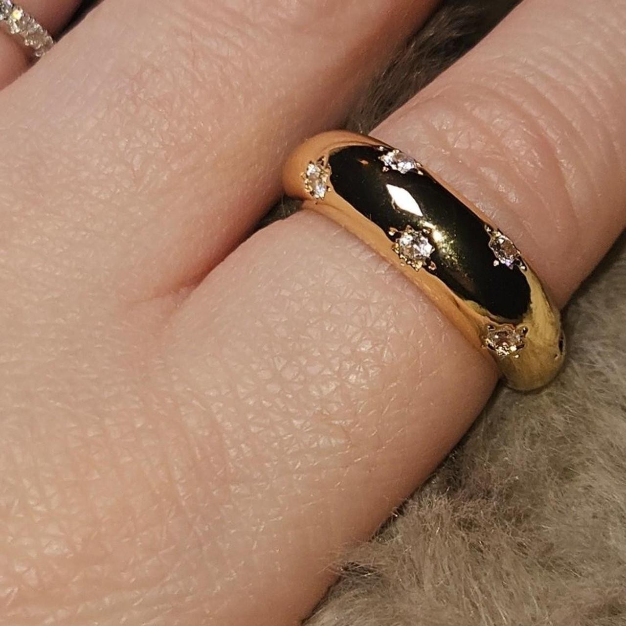 Celestial Star Ring – Golden Aura