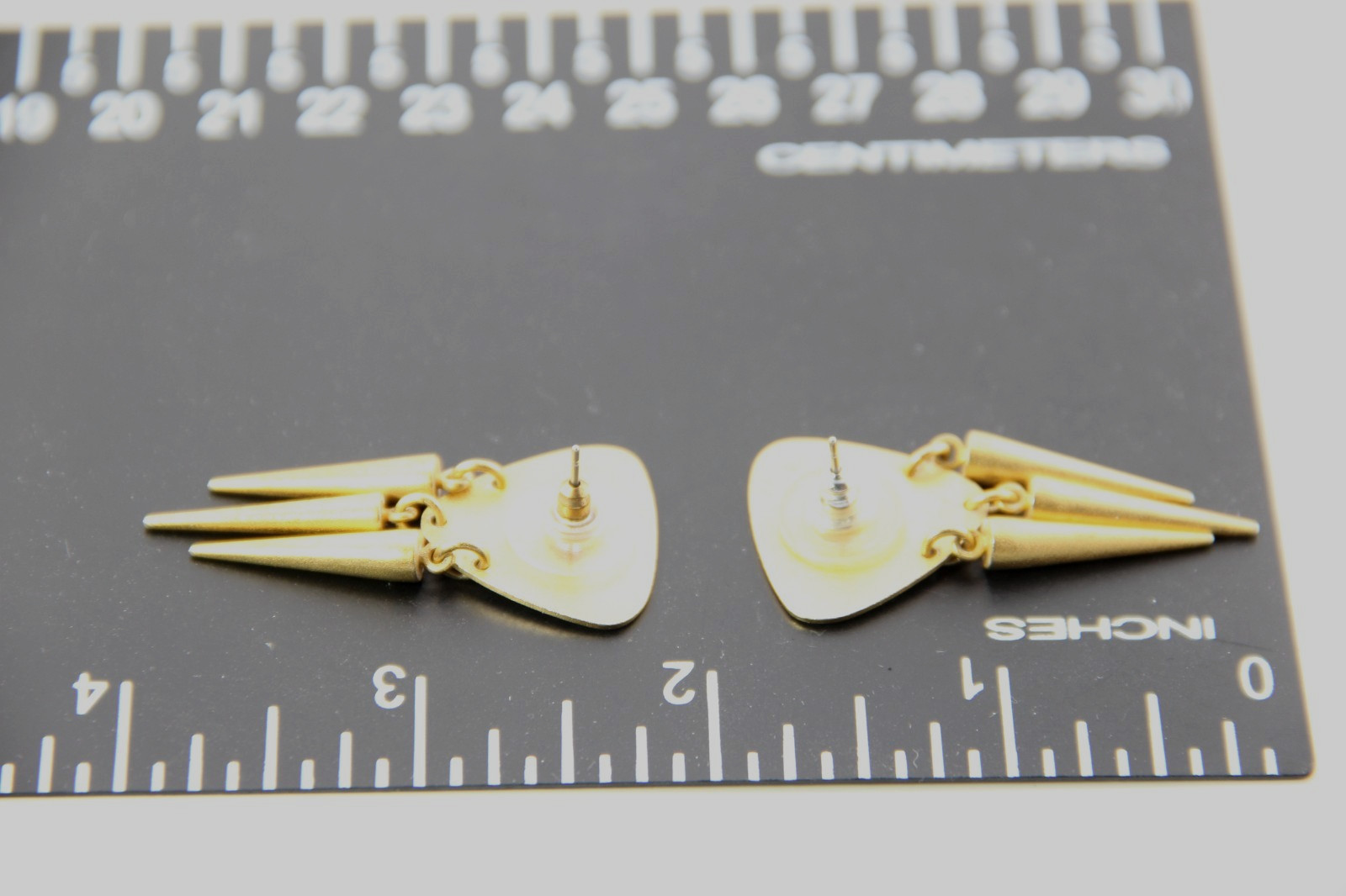 Pierced Earrings Mate Gold Tone Metal Dangle Drop Geometric Shaped