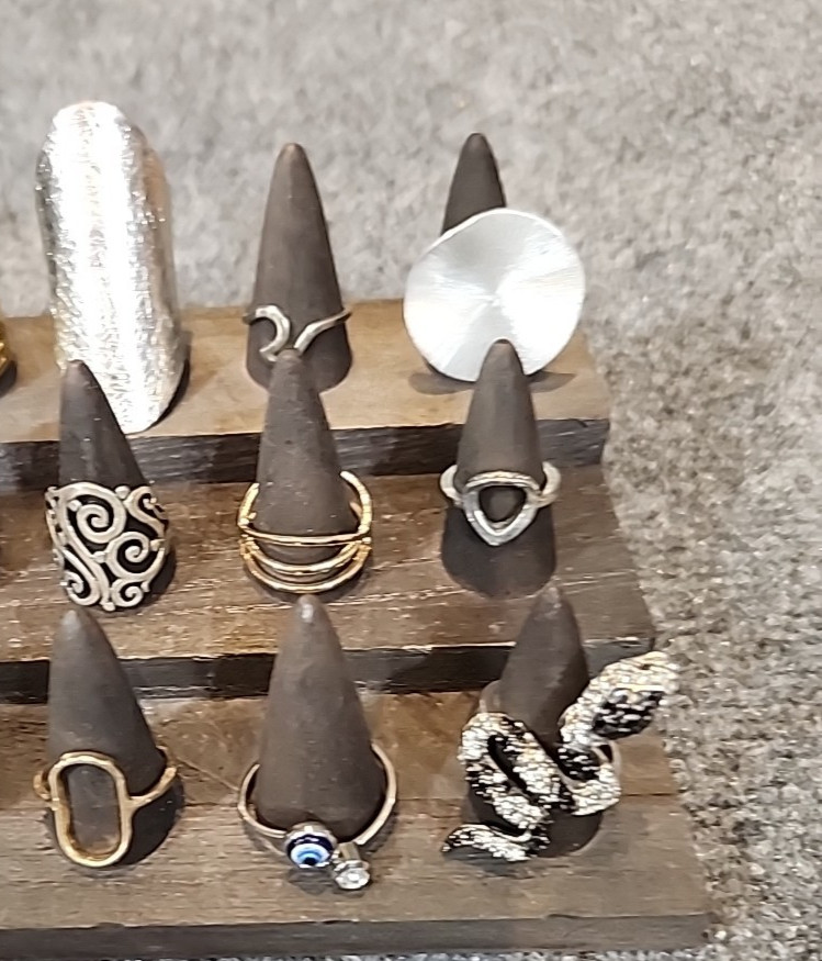 Jewelry 18 Rings Egyptian Adjusts Sized Gold Silver Tones See Description #181