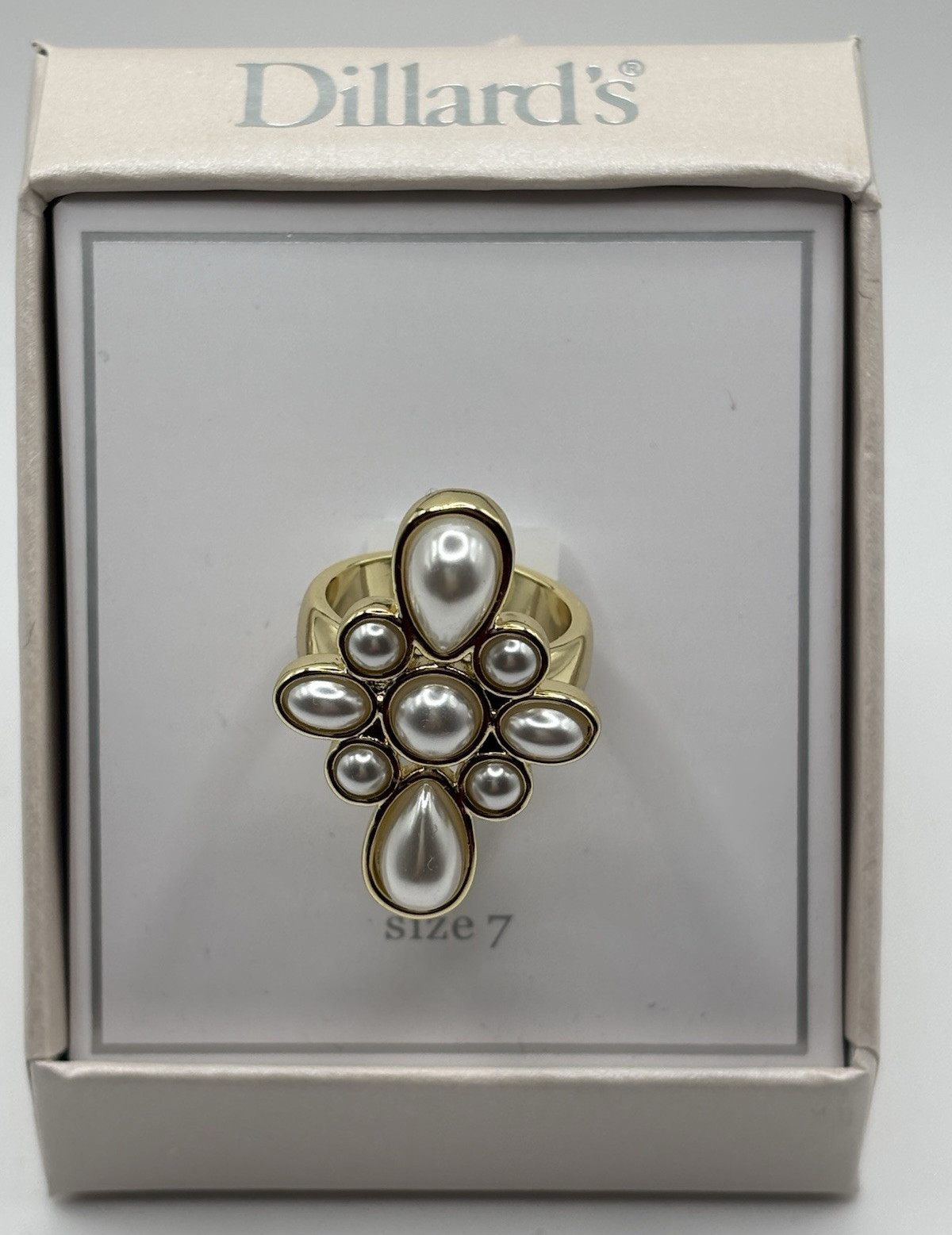 Dillard’s Gold Tone Cluster Cocktail Ring w/ Simulated Pearl Bezel Size 7