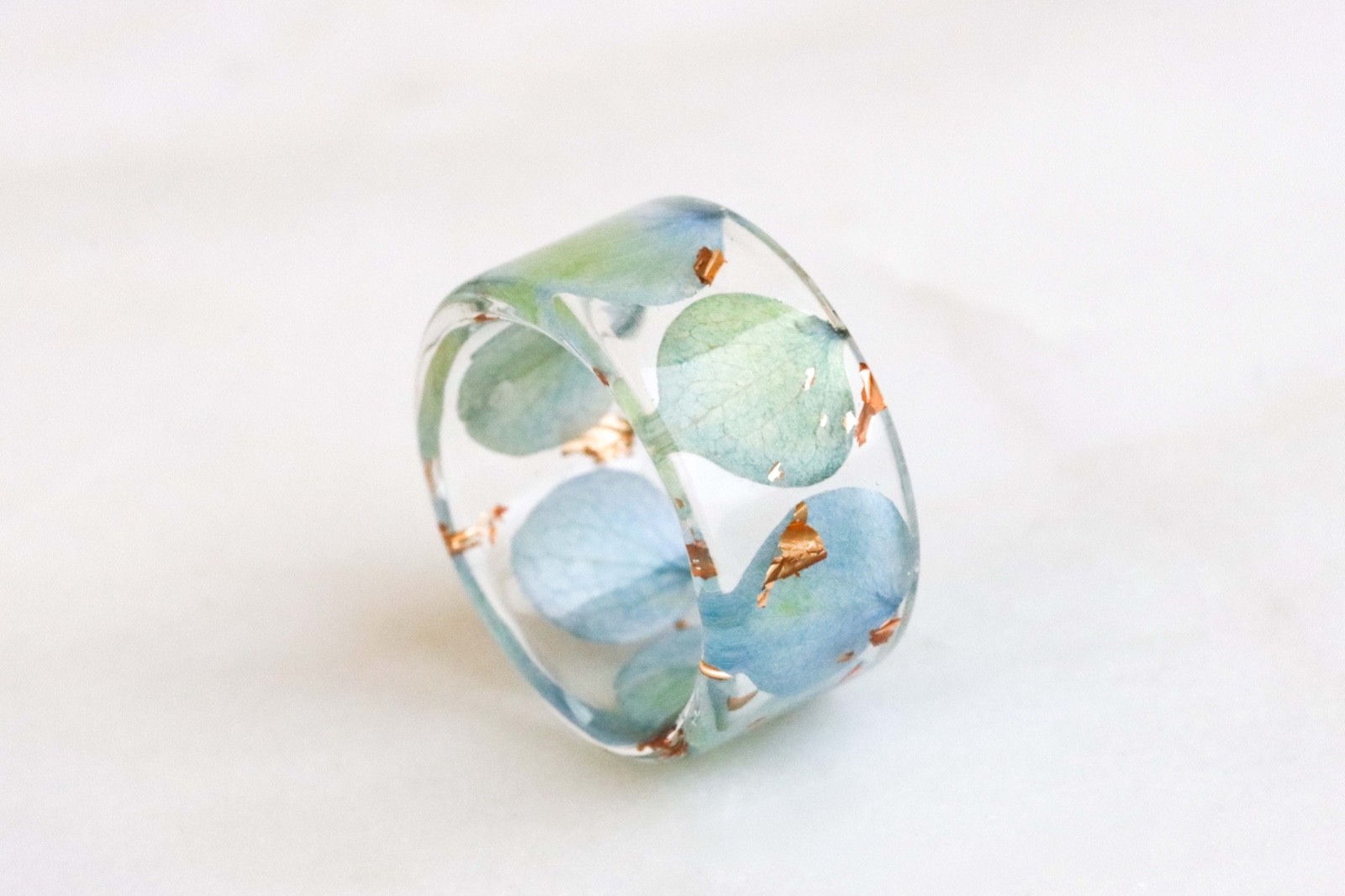 Blue Hydrangea Resin Ring with Metal Flakes – Handmade Botanical Floral Band
