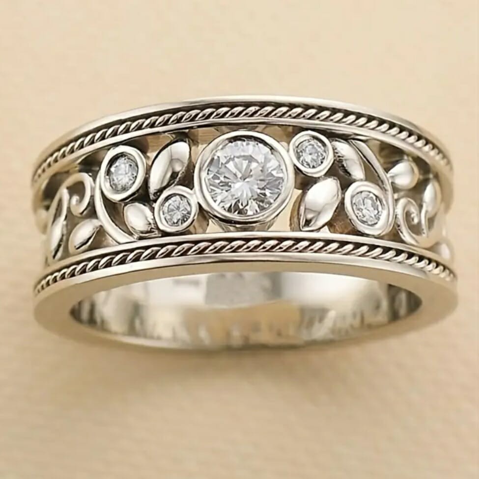 Elegant 925 Sterling Silver White Topaz Charms Wedding Engagement Ring Size 8.5