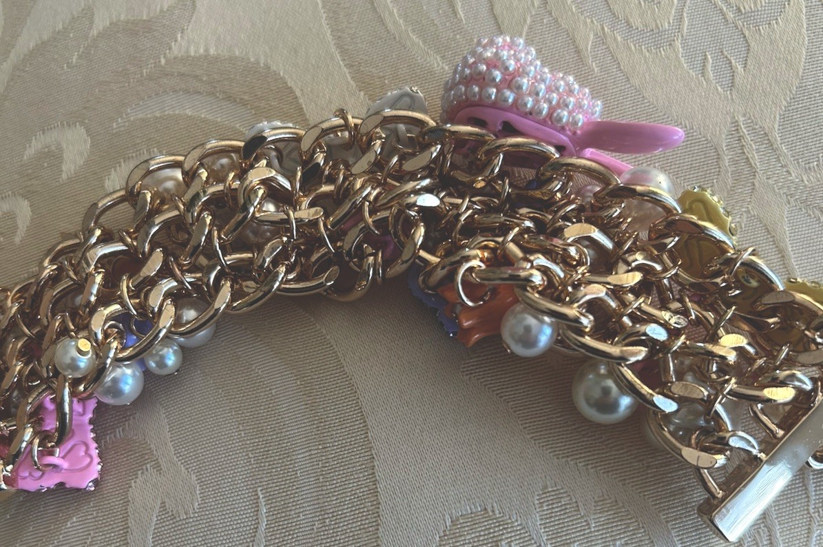 NEW Betsey Johnson Goldtone Easter Egg Bunny Tulip Bow Daisy Charm Bracelet