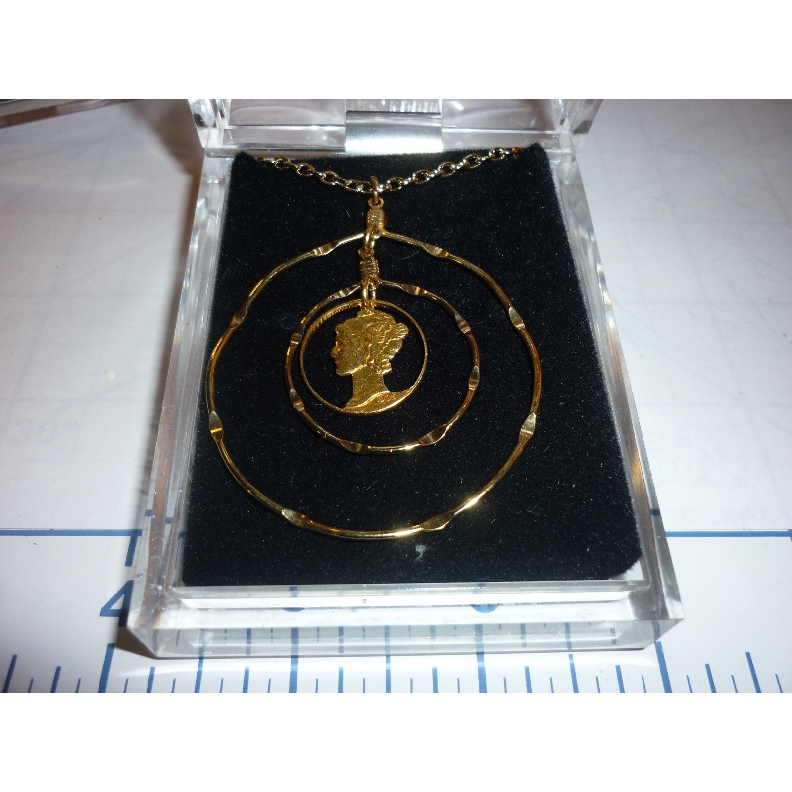 Vintage 1935 Mercury Dime Cut Out Coin Double Hoop Gold Tone Pendant Necklace