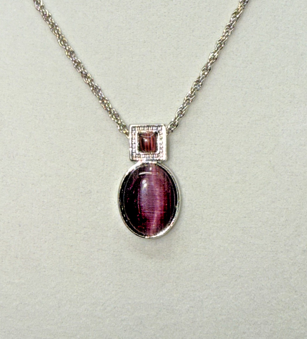 Vintage Silver Tone Purple Cats Eye Oval Statement Pendant Rope Chain Necklace