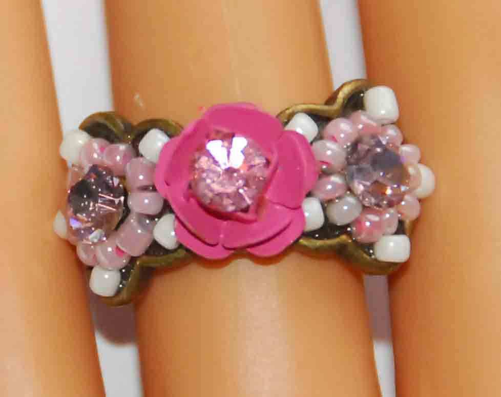 Victorian Floral Look Ring w Faux Pearls & Crystals in Antique Finish / 1 Size