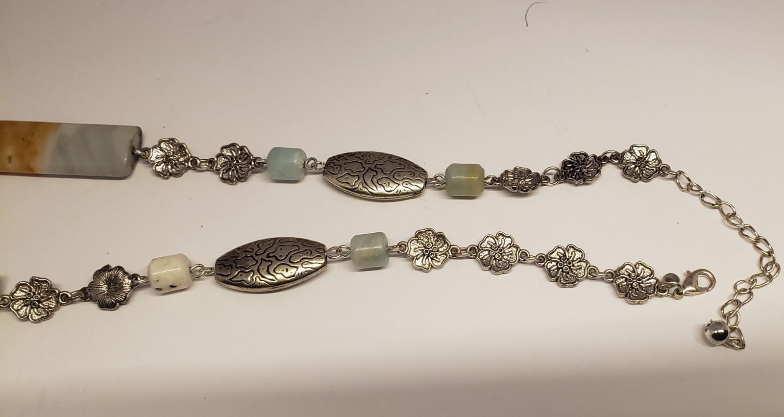 PREMIER DESIGNS 24-27 inch PASTEL COLOR STONE NECKLACE and SILVER TONE METAL