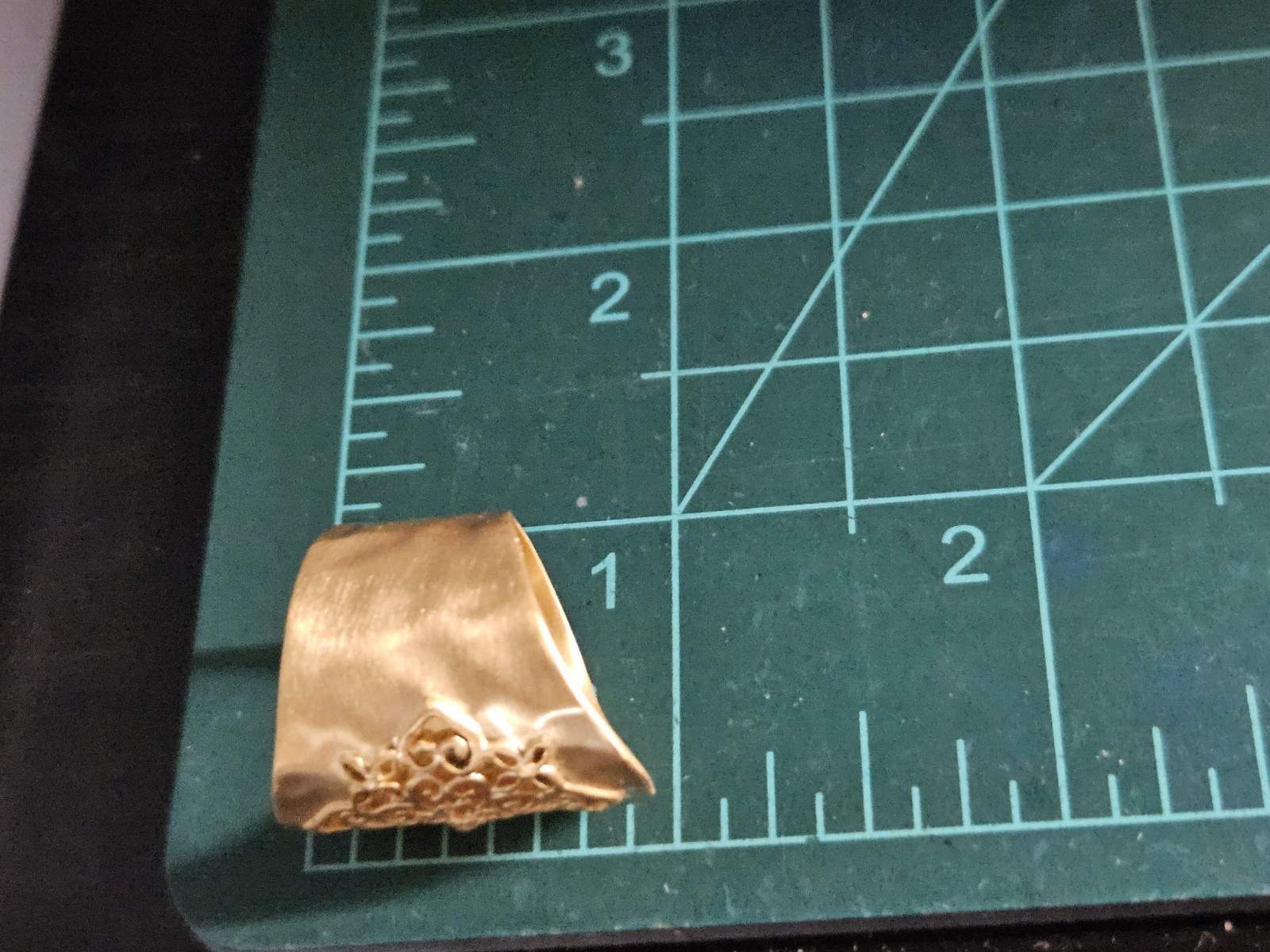 ATI Thailand Gold Tone Satin Finish Hammere Filigree Heart Wide Band Ring 6