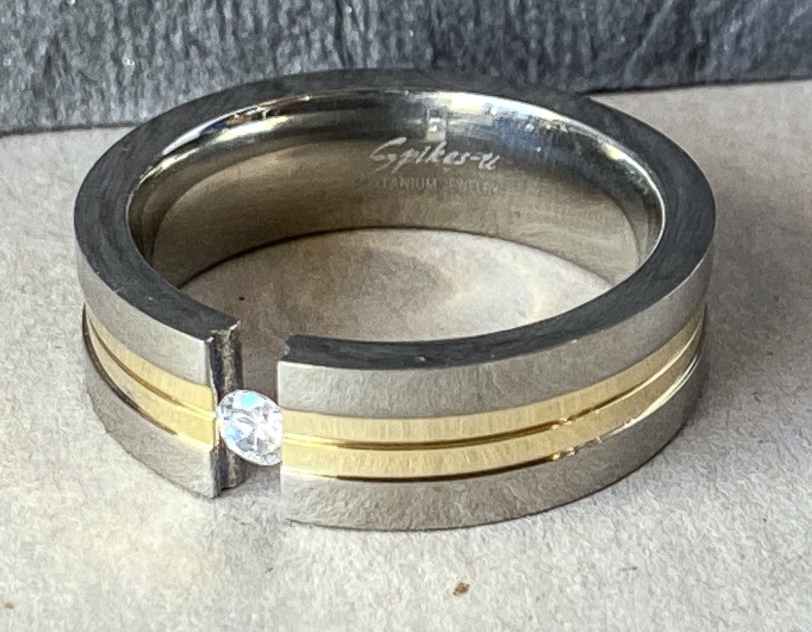 Solid Titanium Gold IP Center Gem Wedding Band Size 5,6,7,8,9,10,11,12,13 (f188)
