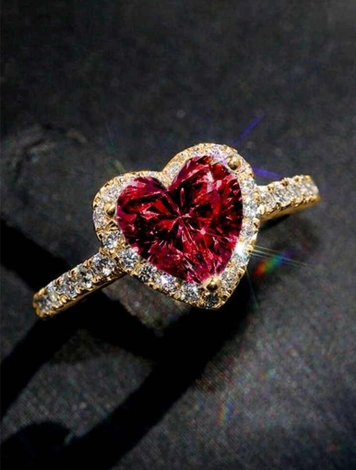 Gold-Plated Copper Red Heart-Shaped CZ Ring With White/Colorless Inlay Size 9
