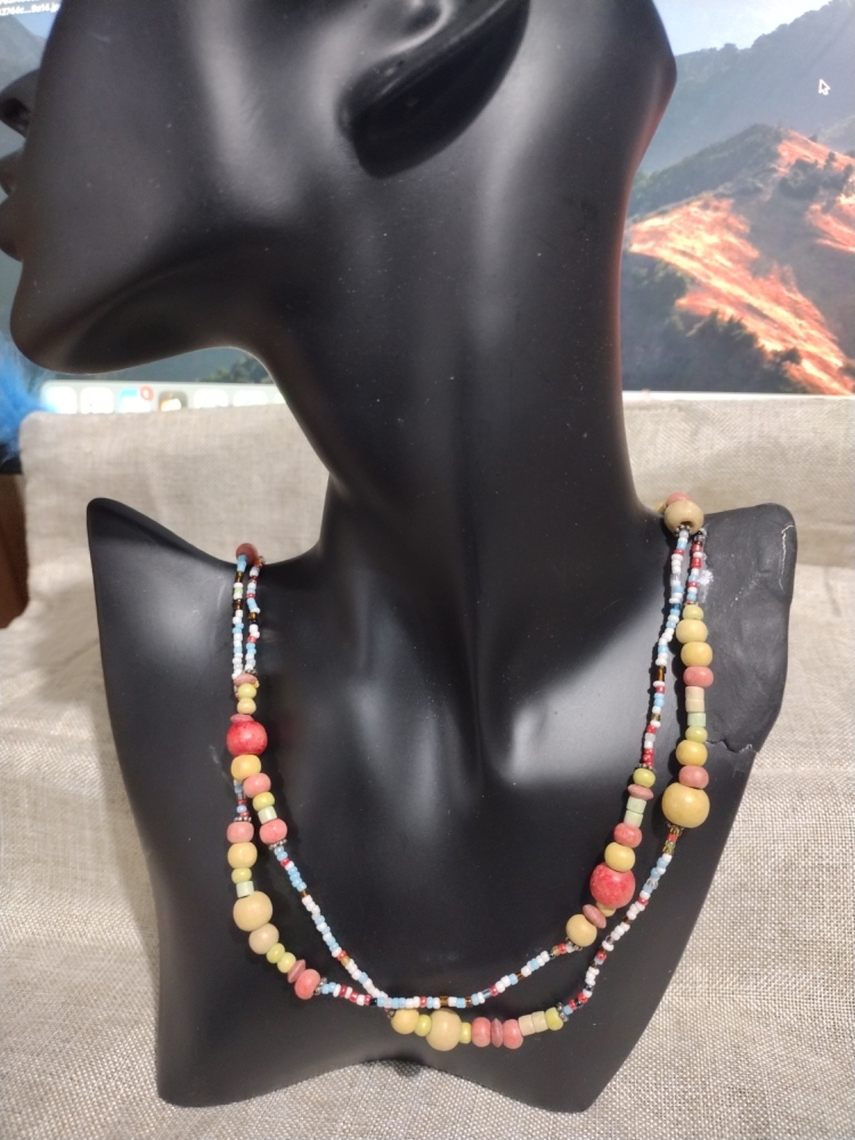 WOODEN BEAD NECKLACE MULTICOLOURED