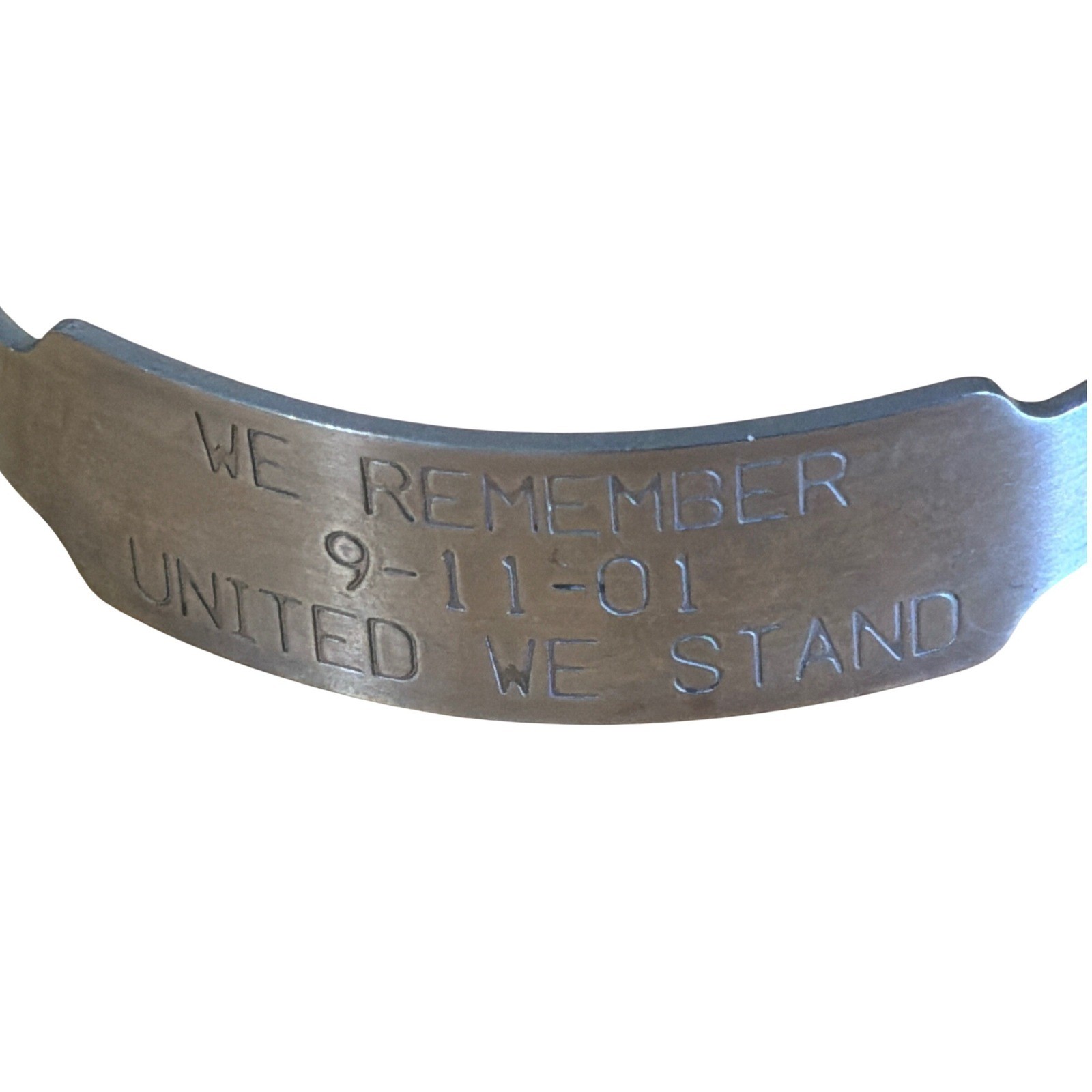 9-11-01 We Remember United We Stand Commemorative Metal Bracelet Silver Tone