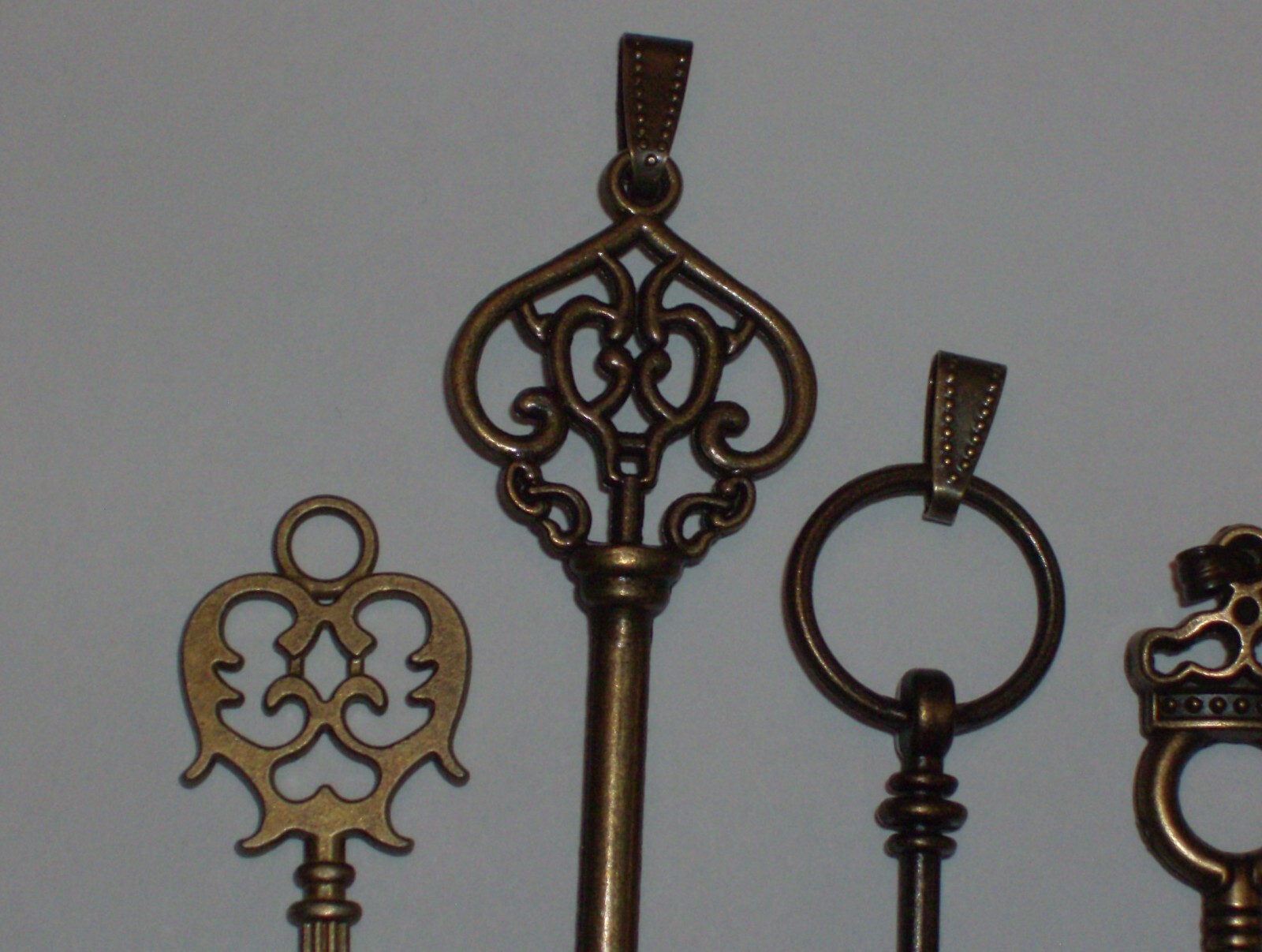 Bronzetone Variety Skeleton Key Pendant/Chain Lot- 8 Piece