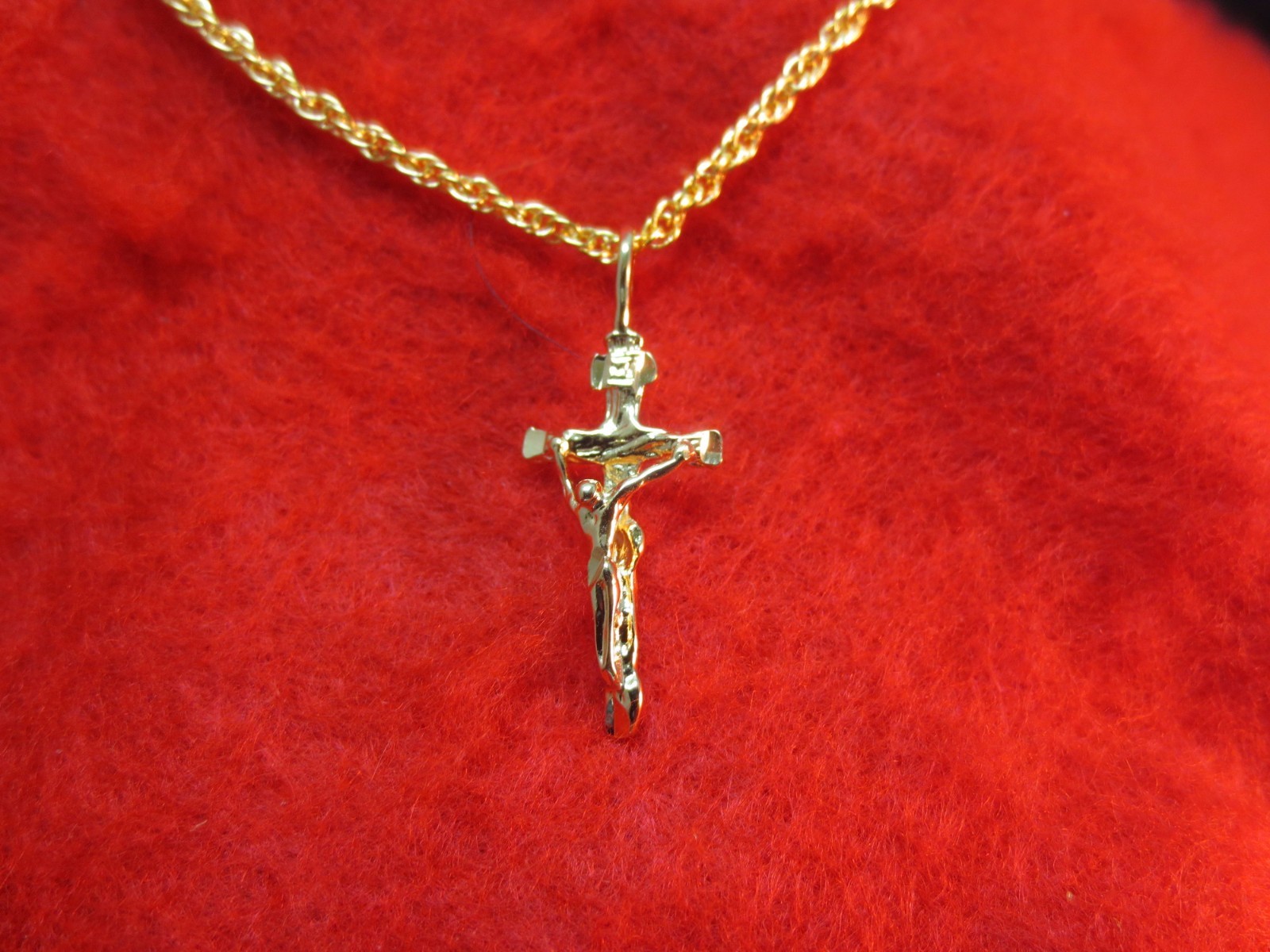 14 KT GOLD PLATED CRUCIFIX CROSS 1 1/8″ CHARM & 16″ -30″ ROPE CHAIN -2056