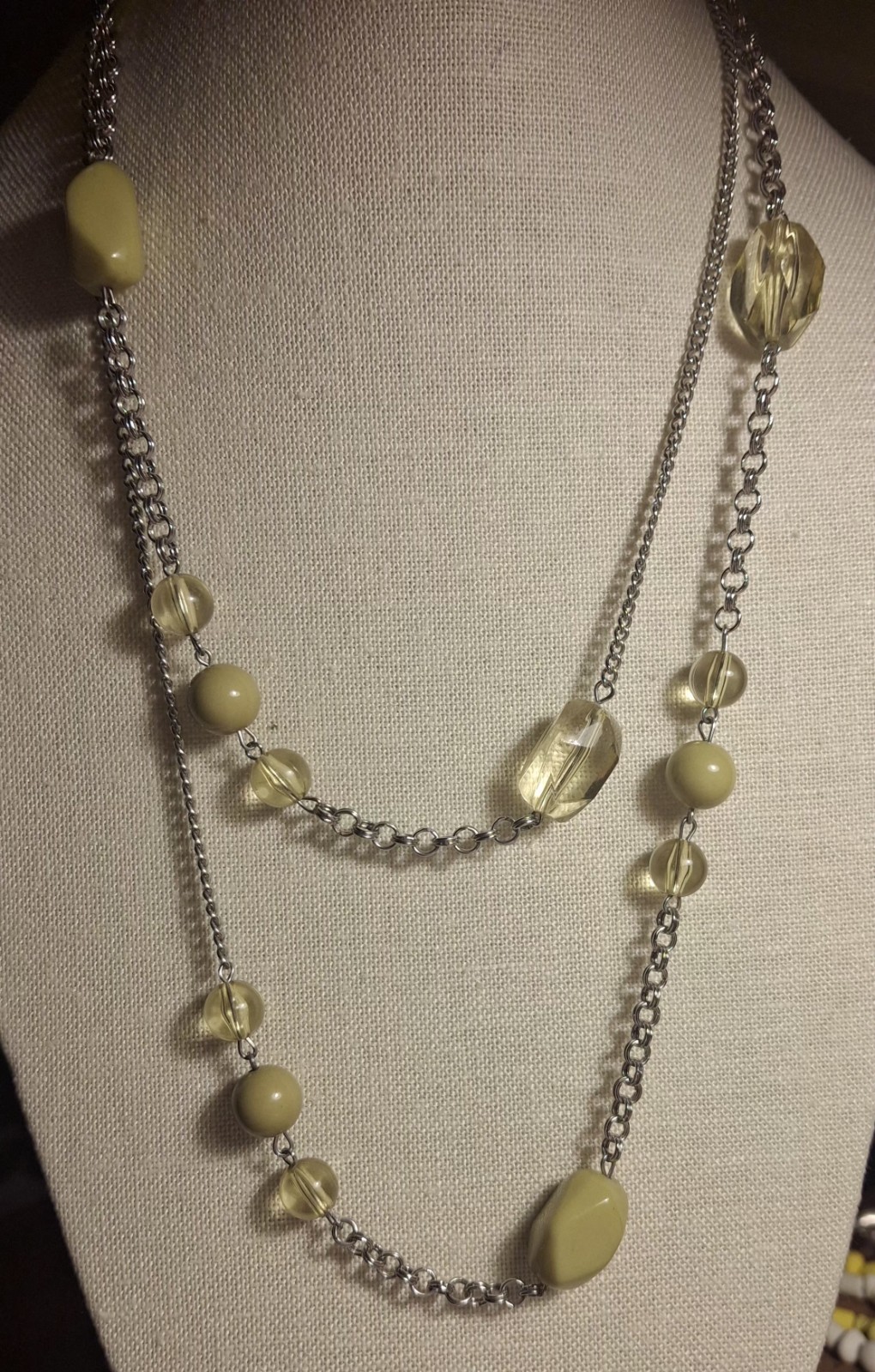 Pre-owned no brand long silvertone necklace with yellow/green beads