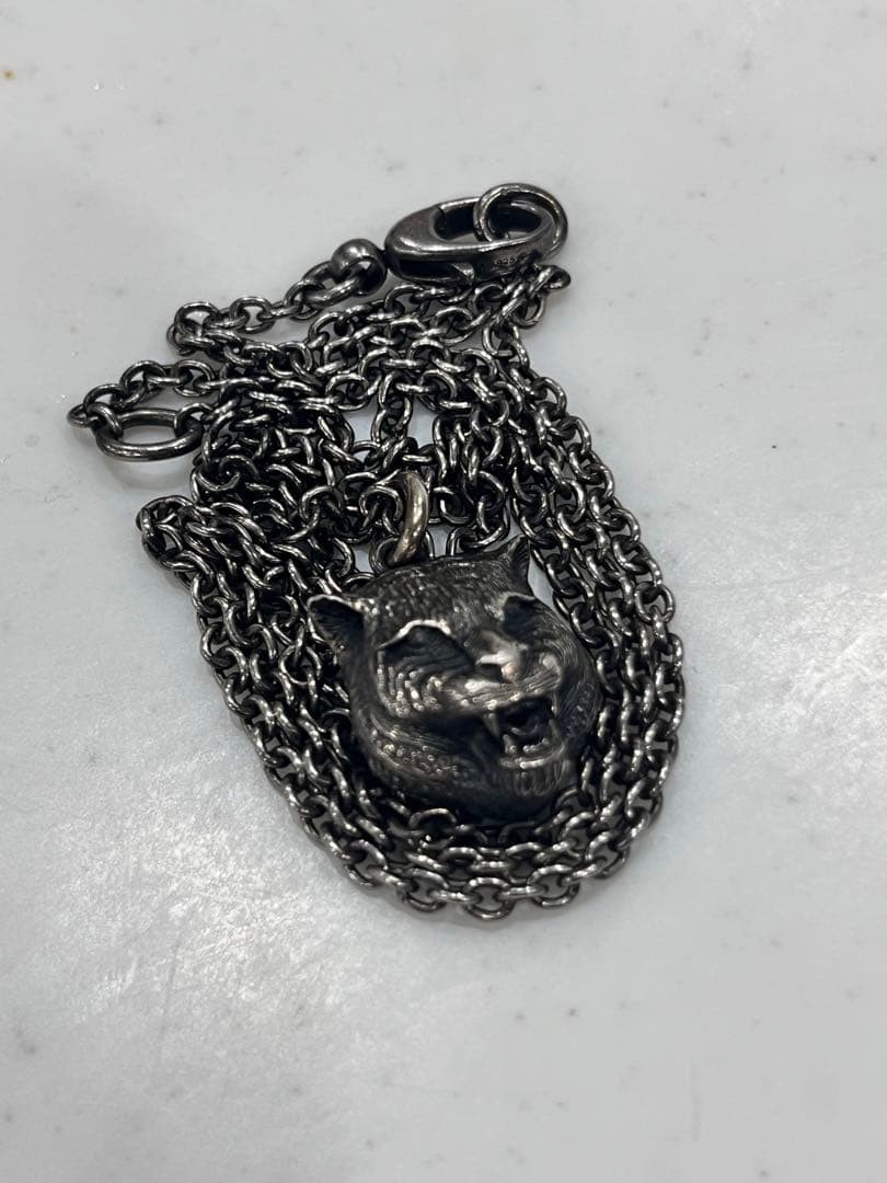 GUCCI Cat Head Necklace Silver